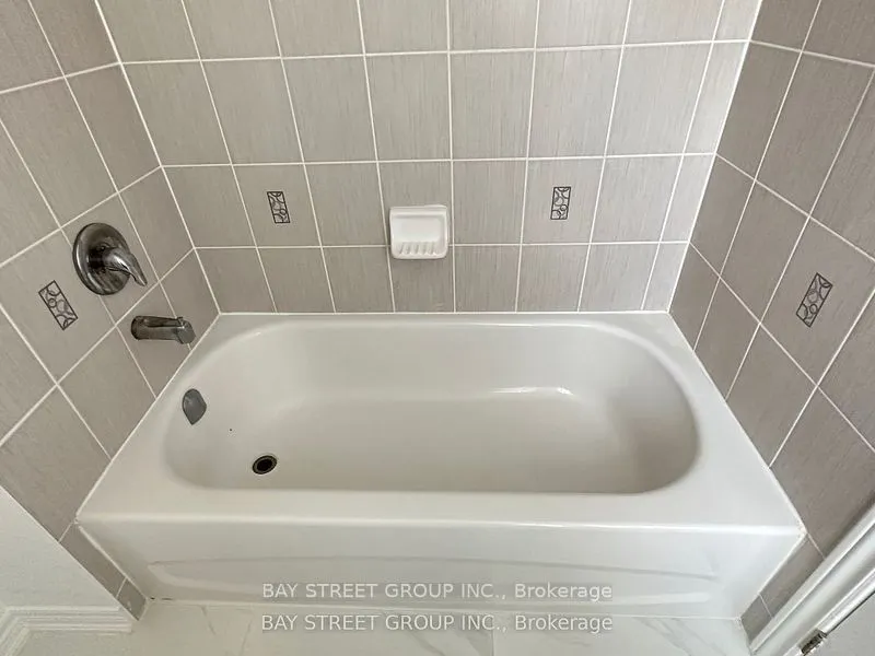 2333 Sawgrass Drive, #305