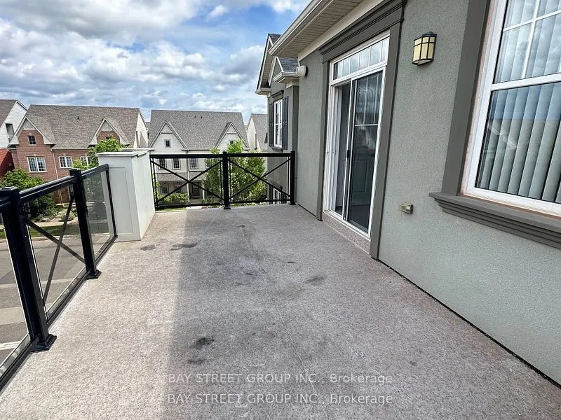 2333 Sawgrass Drive, #305