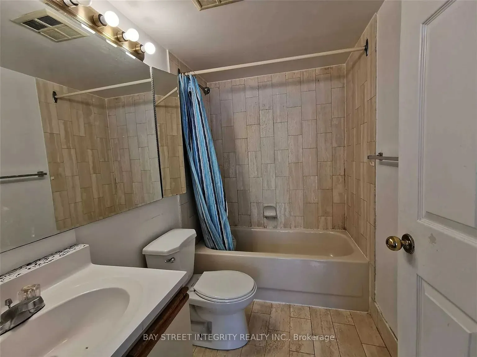 265 Enfield Place, #1011