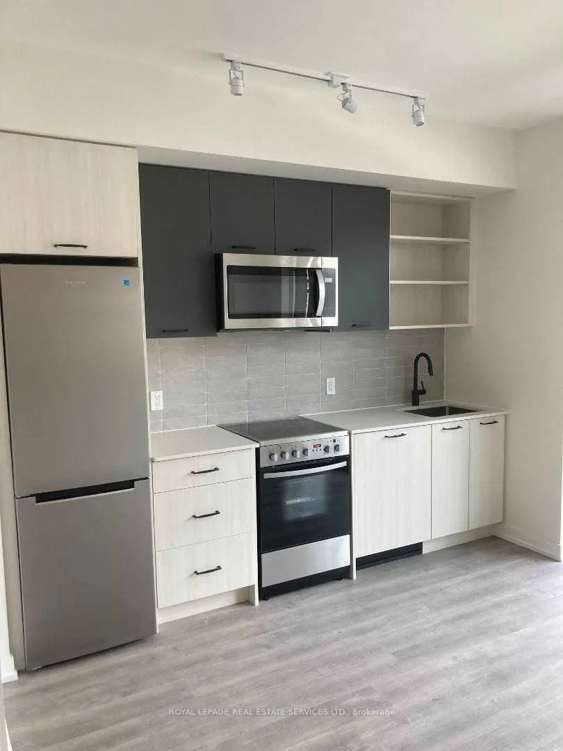 2300 St Clair Avenue W, #106