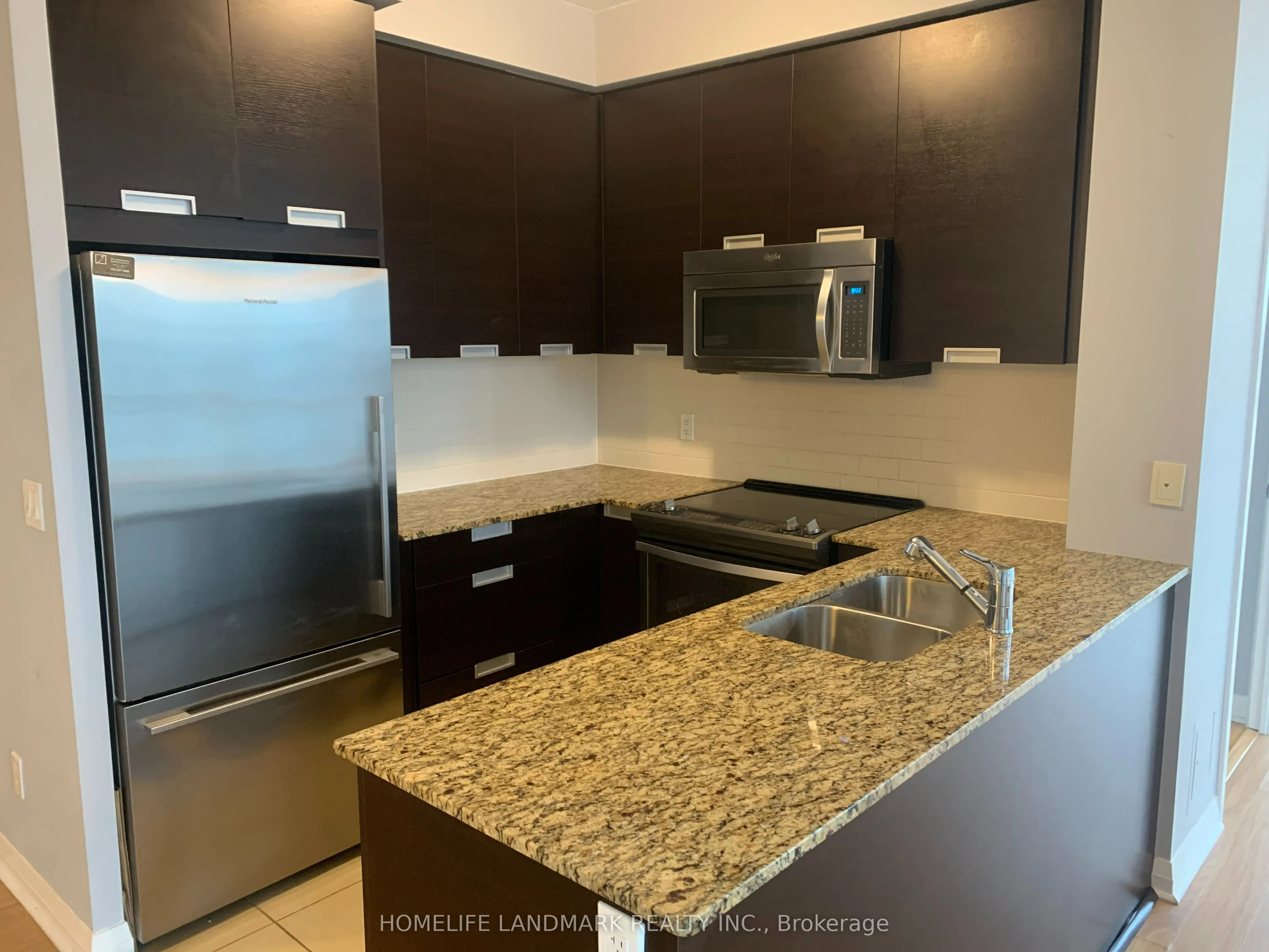 55 Eglinton Avenue W, #802