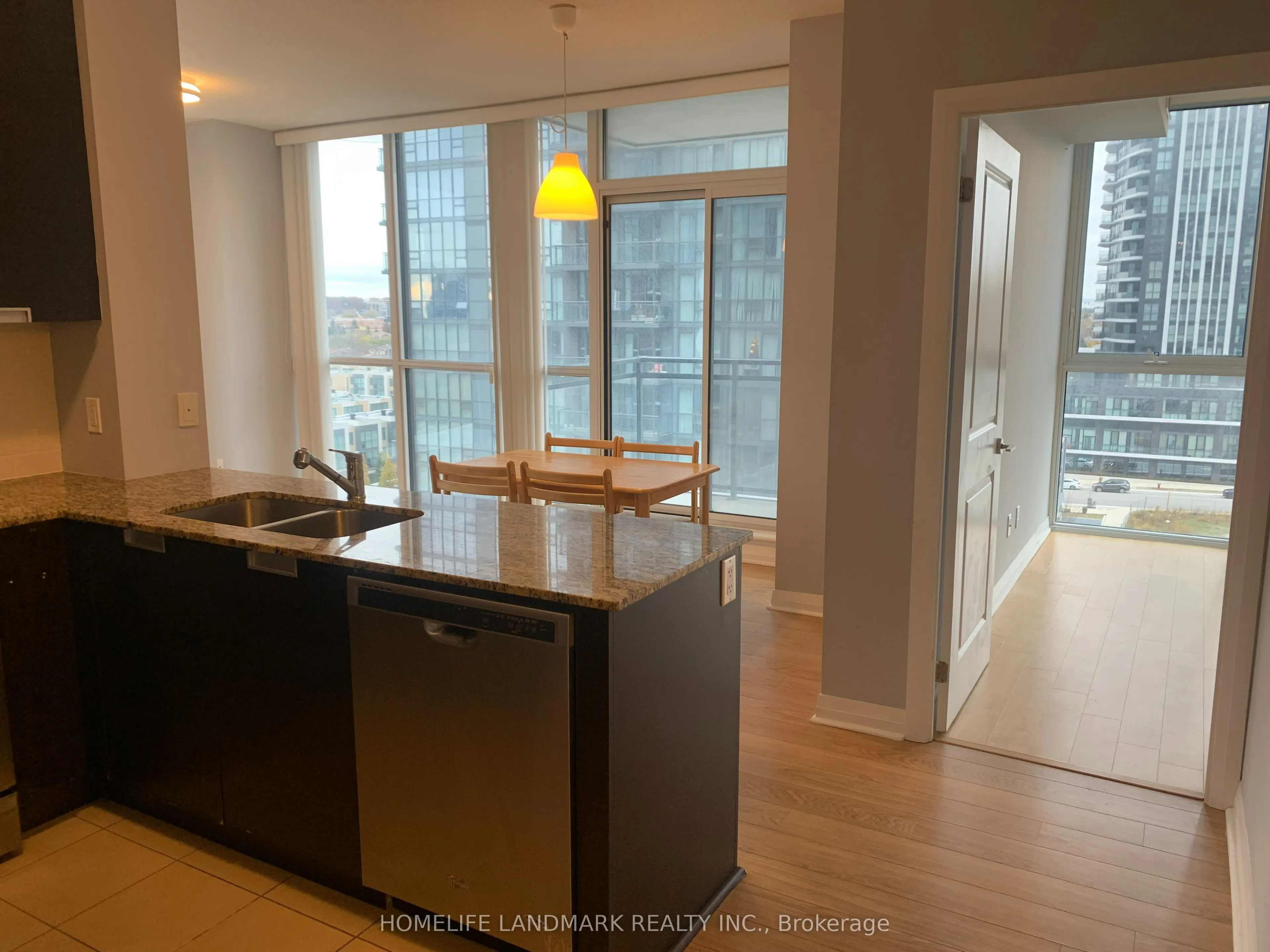 55 Eglinton Avenue W, #802