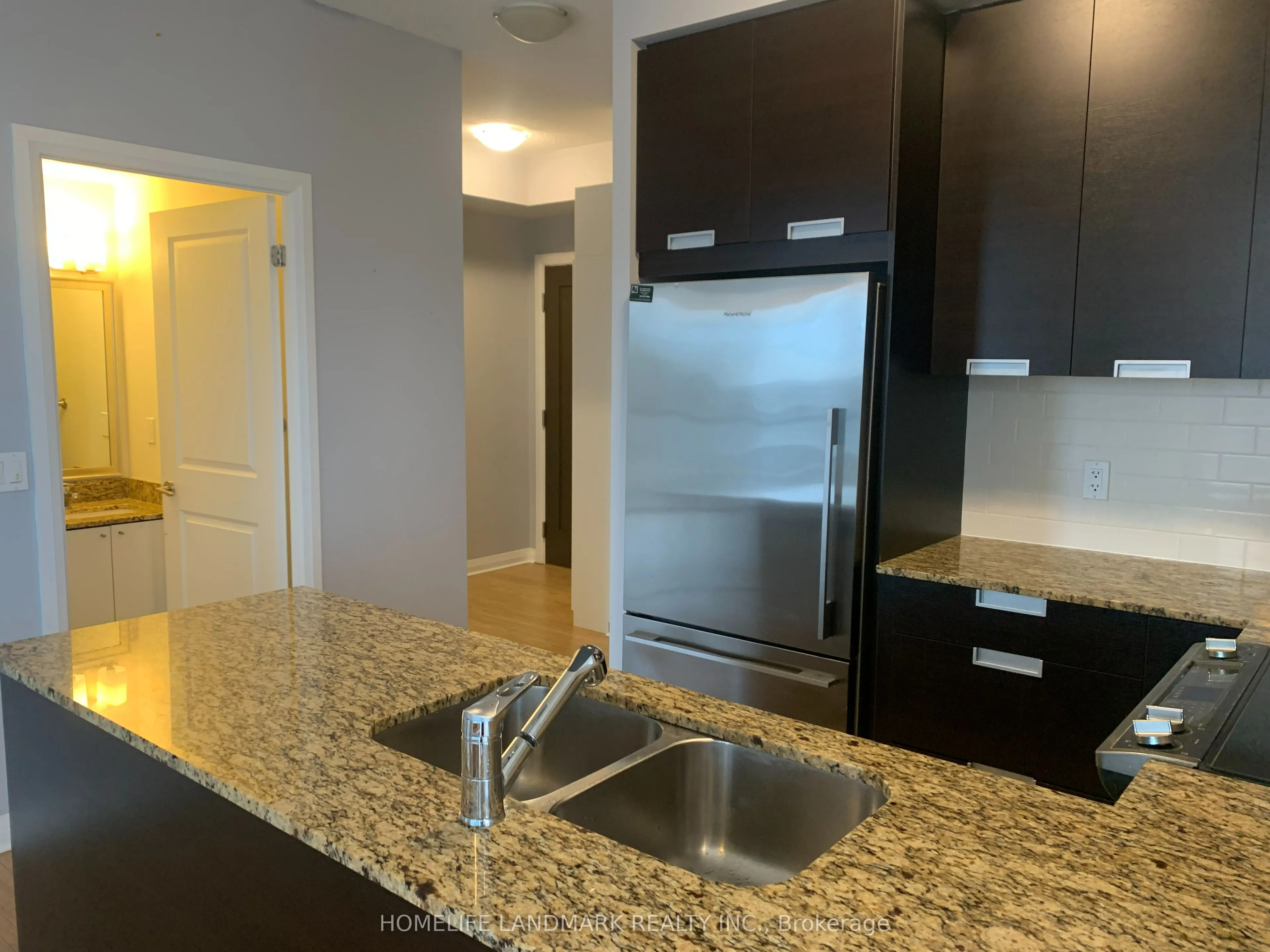 55 Eglinton Avenue W, #802