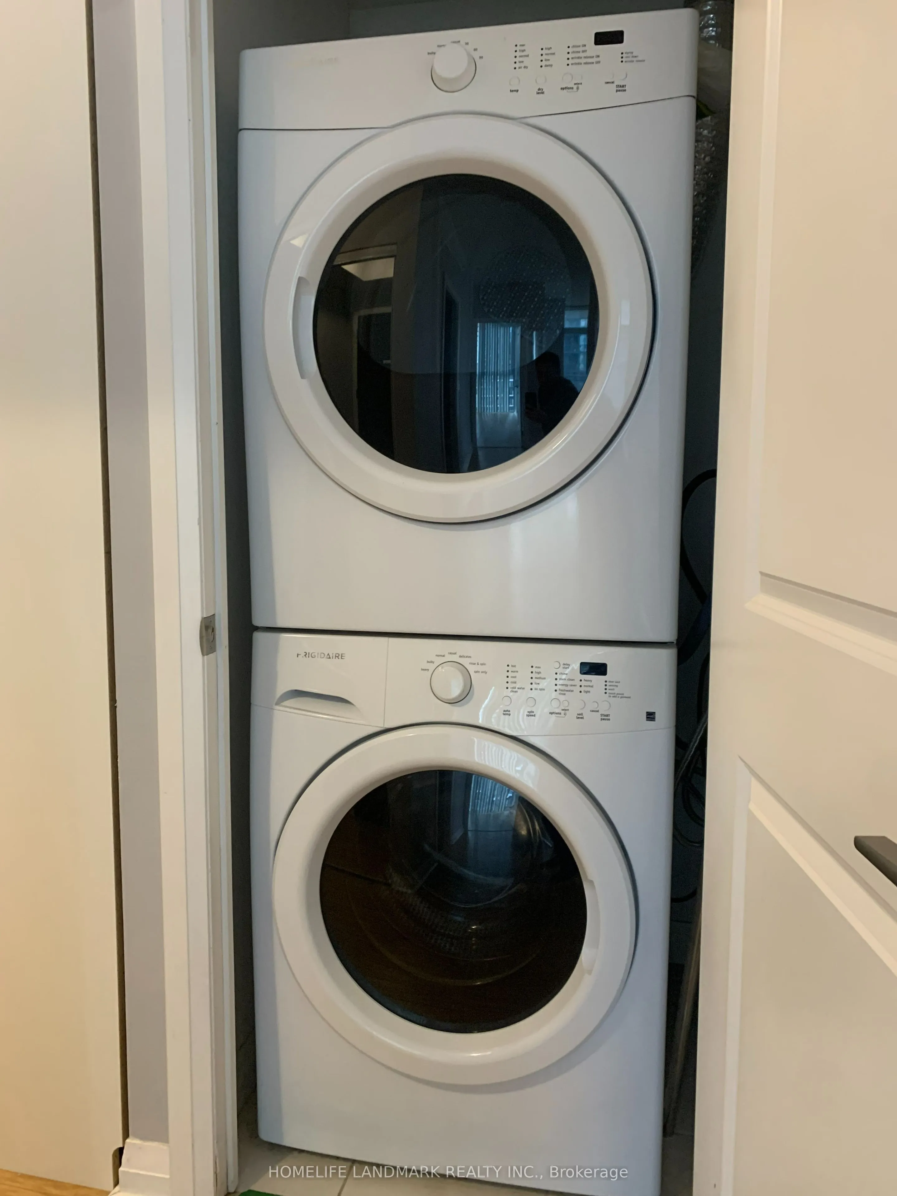 55 Eglinton Avenue W, #802