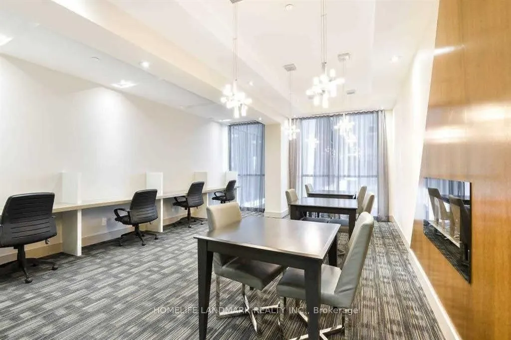 55 Eglinton Avenue W, #802