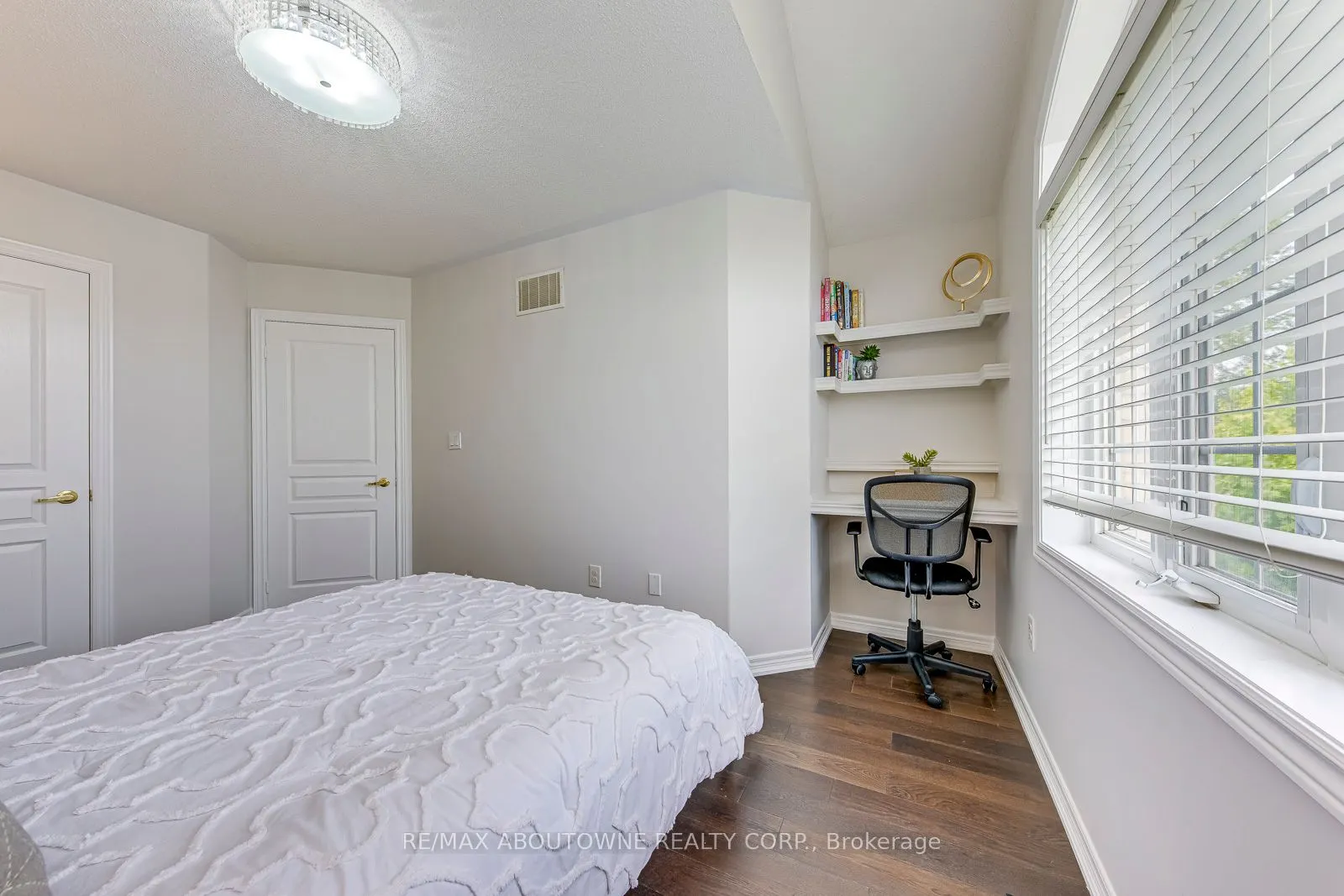 3100 Robert Brown Boulevard