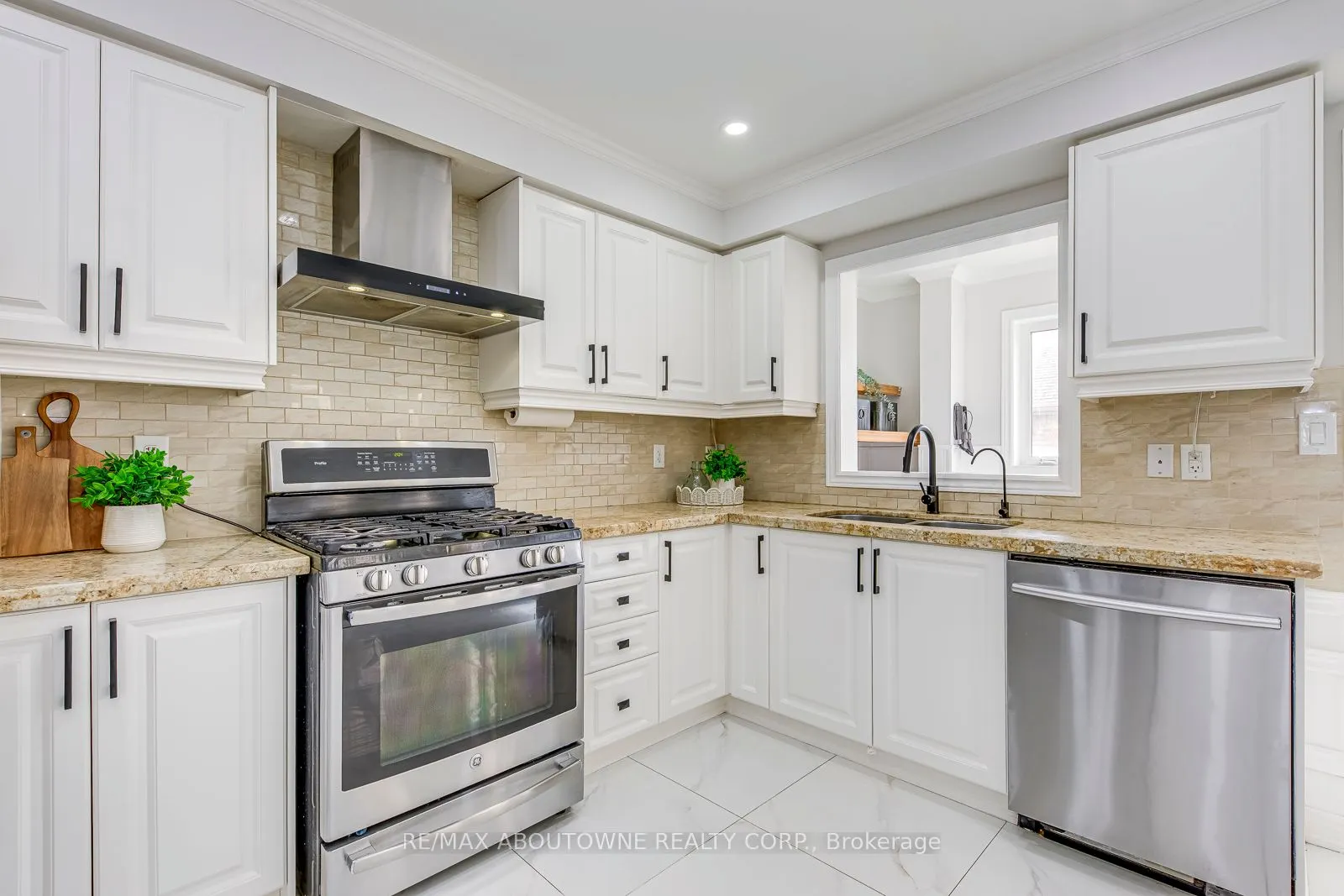 3100 Robert Brown Boulevard