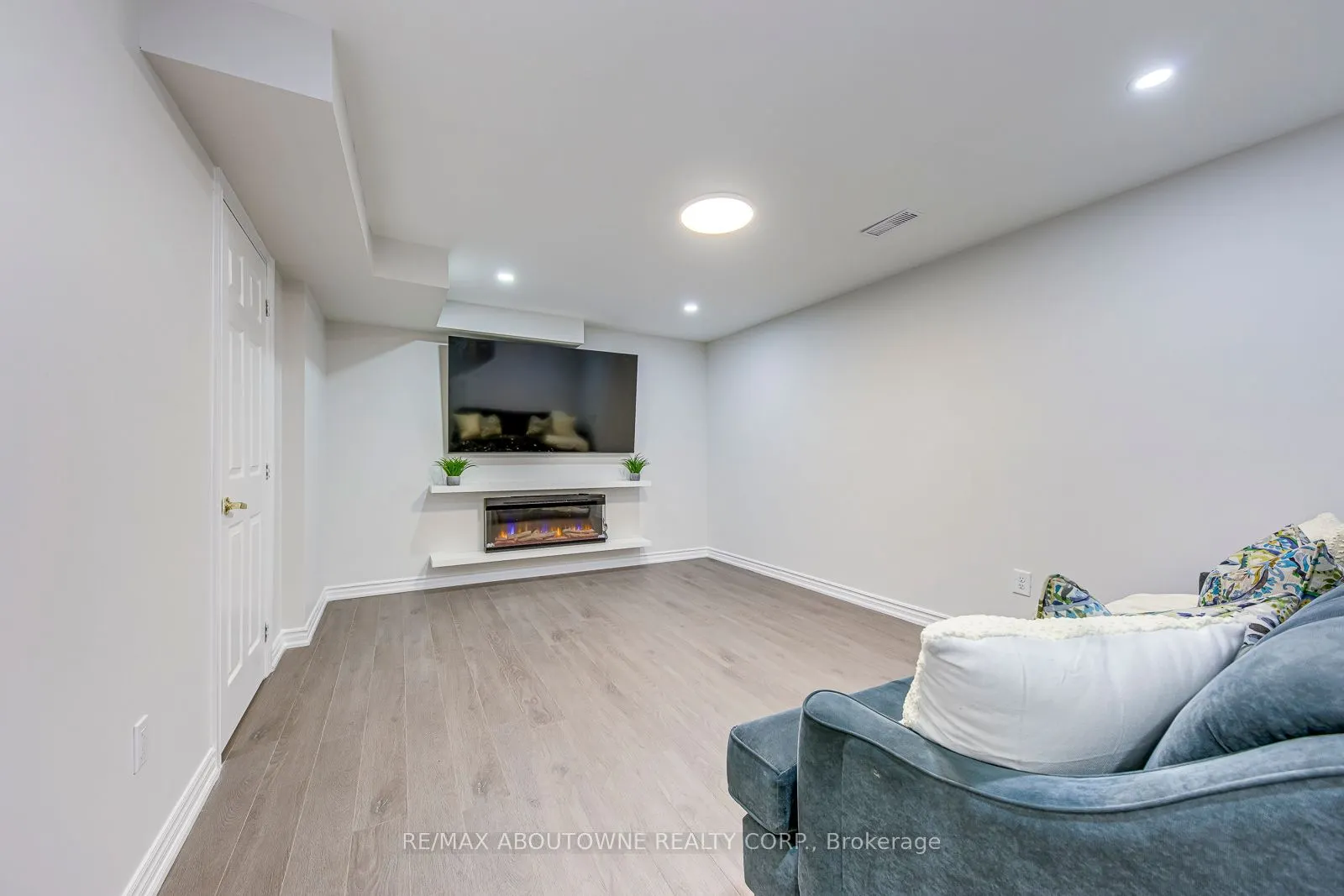 3100 Robert Brown Boulevard