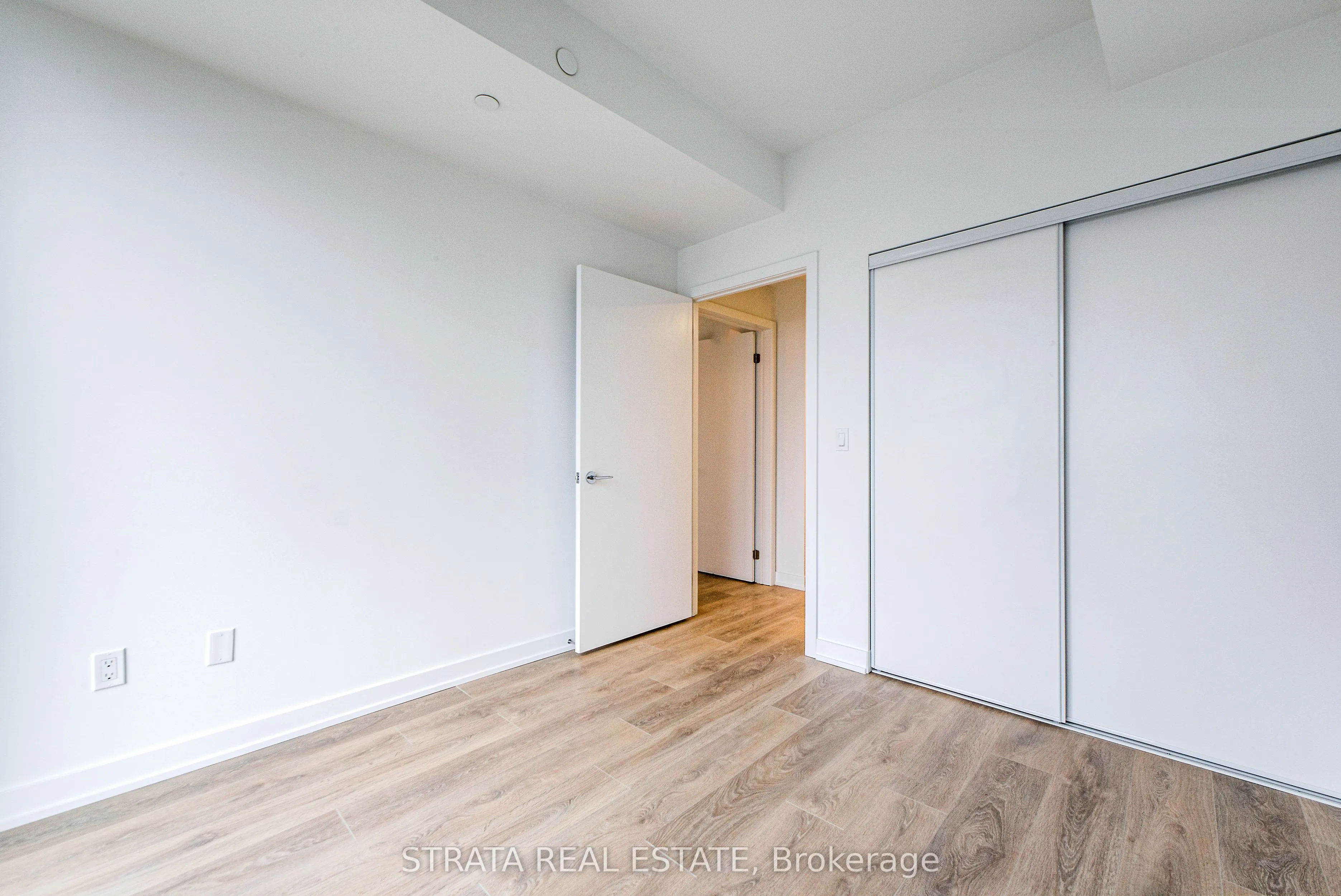 1037 The Queensway Avenue, #515