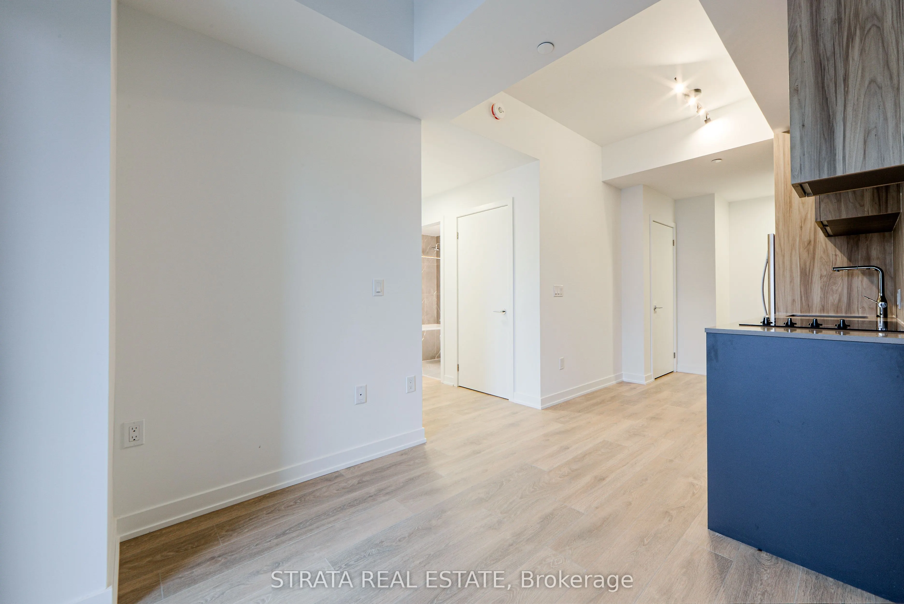 1037 The Queensway Avenue, #515