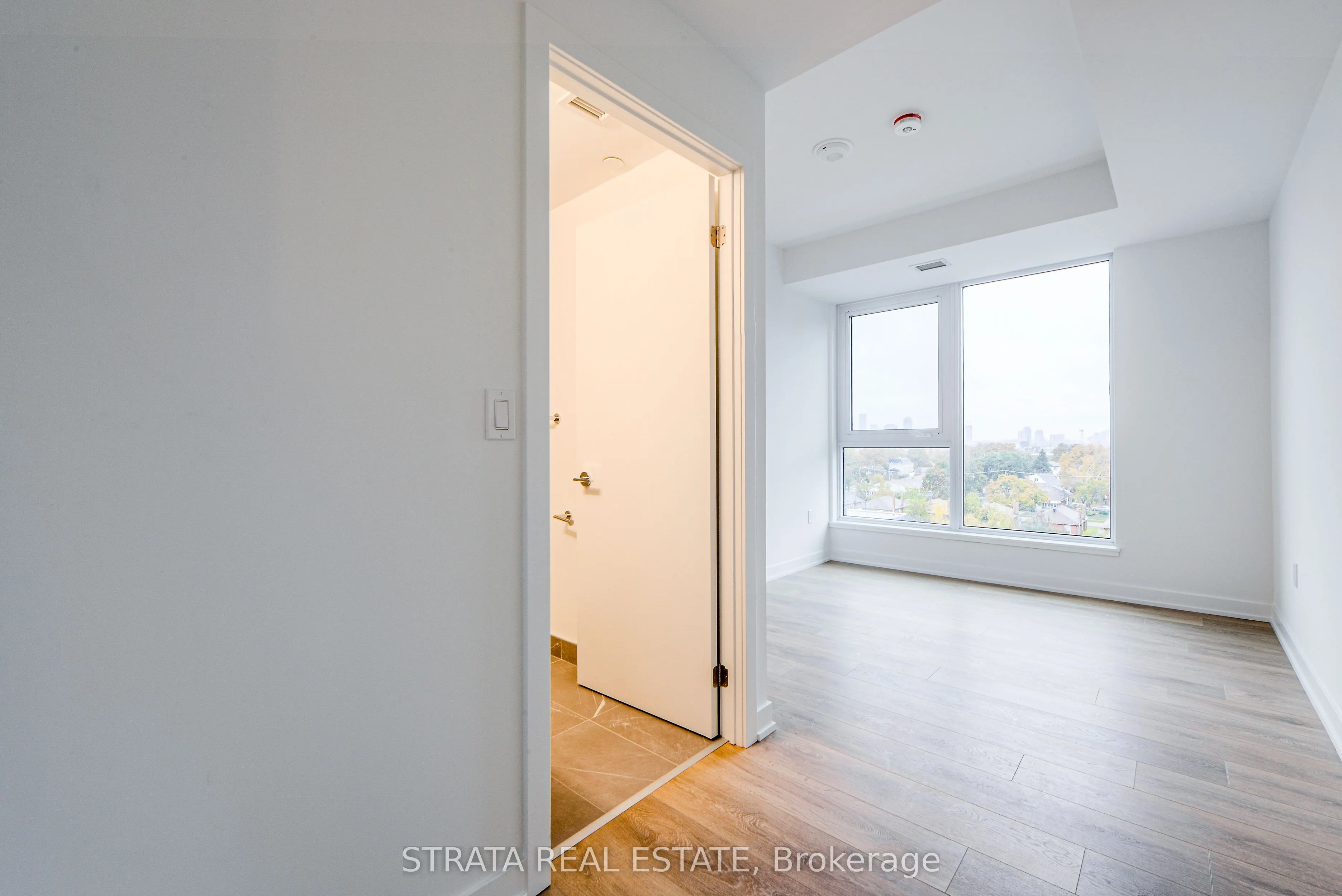 1037 The Queensway Avenue, #515