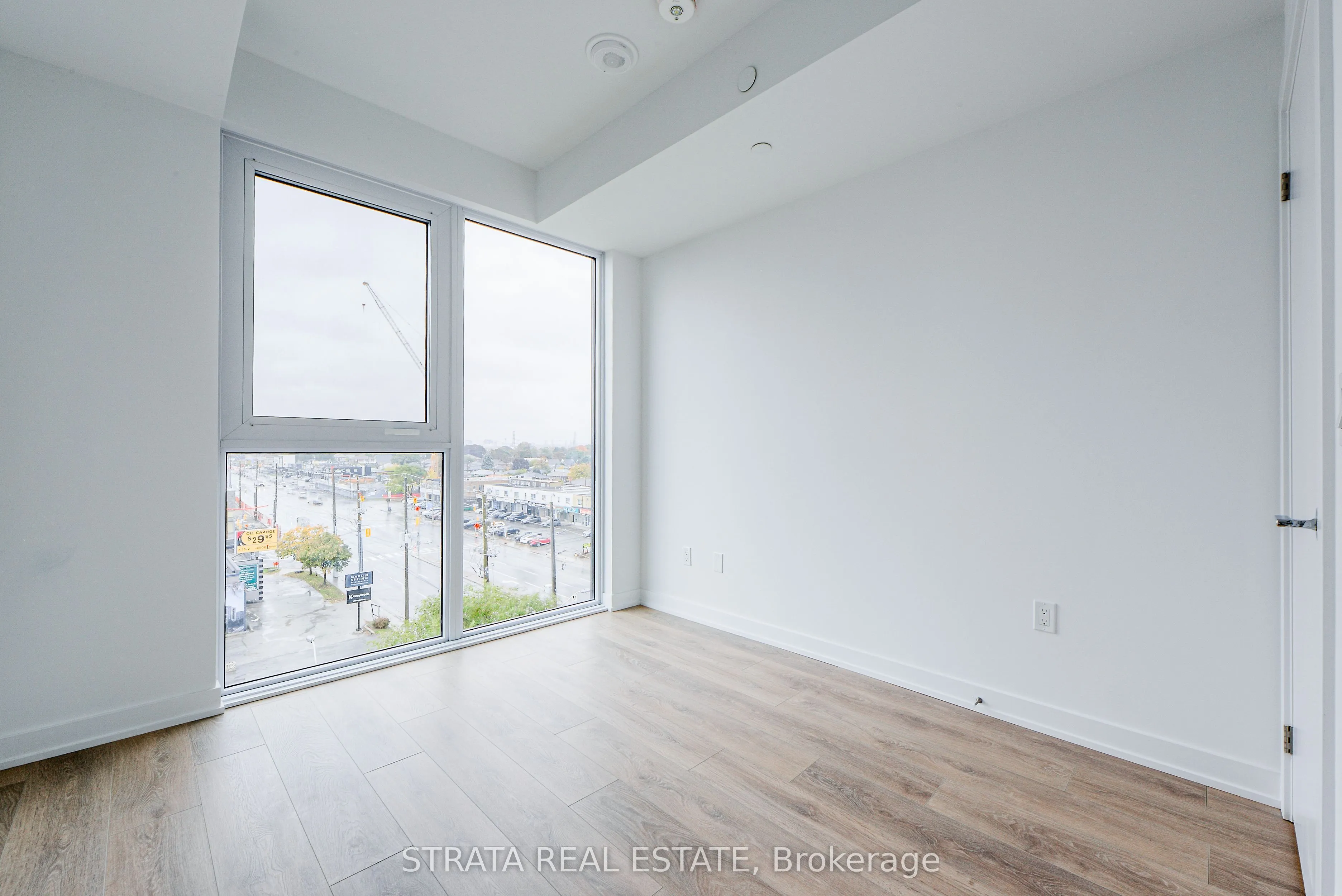 1037 The Queensway Avenue, #515