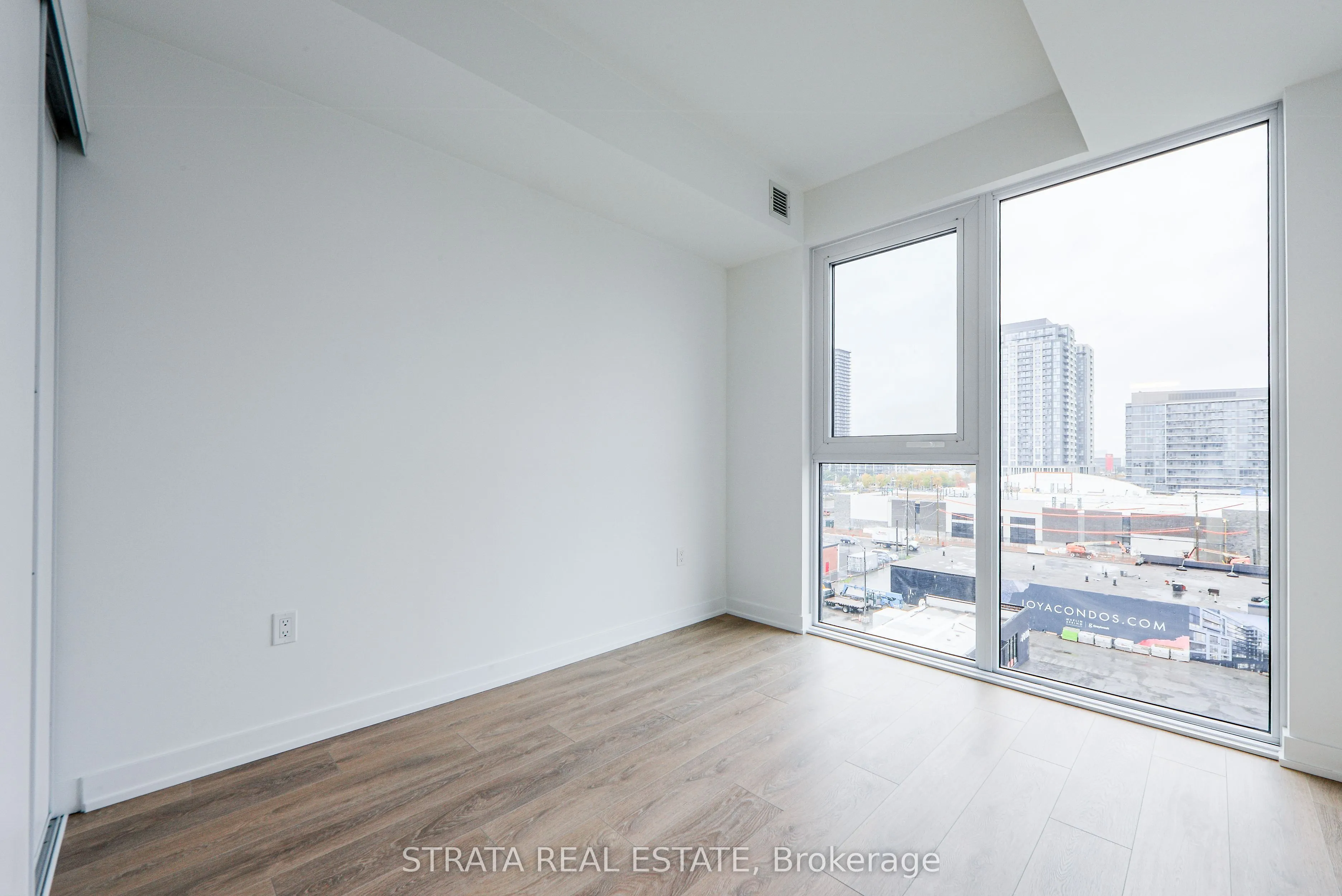 1037 The Queensway Avenue, #515