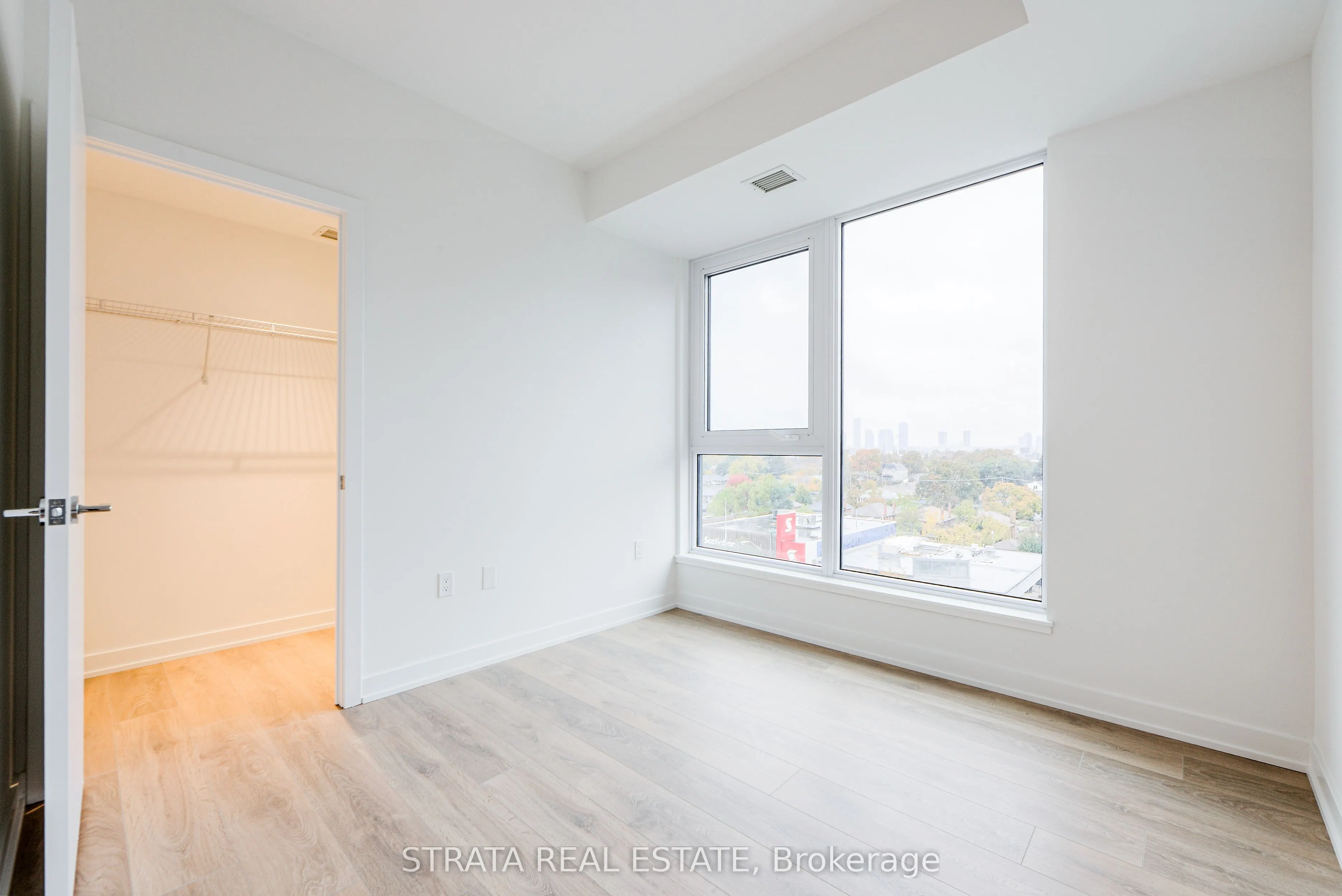 1037 The Queensway Avenue, #515