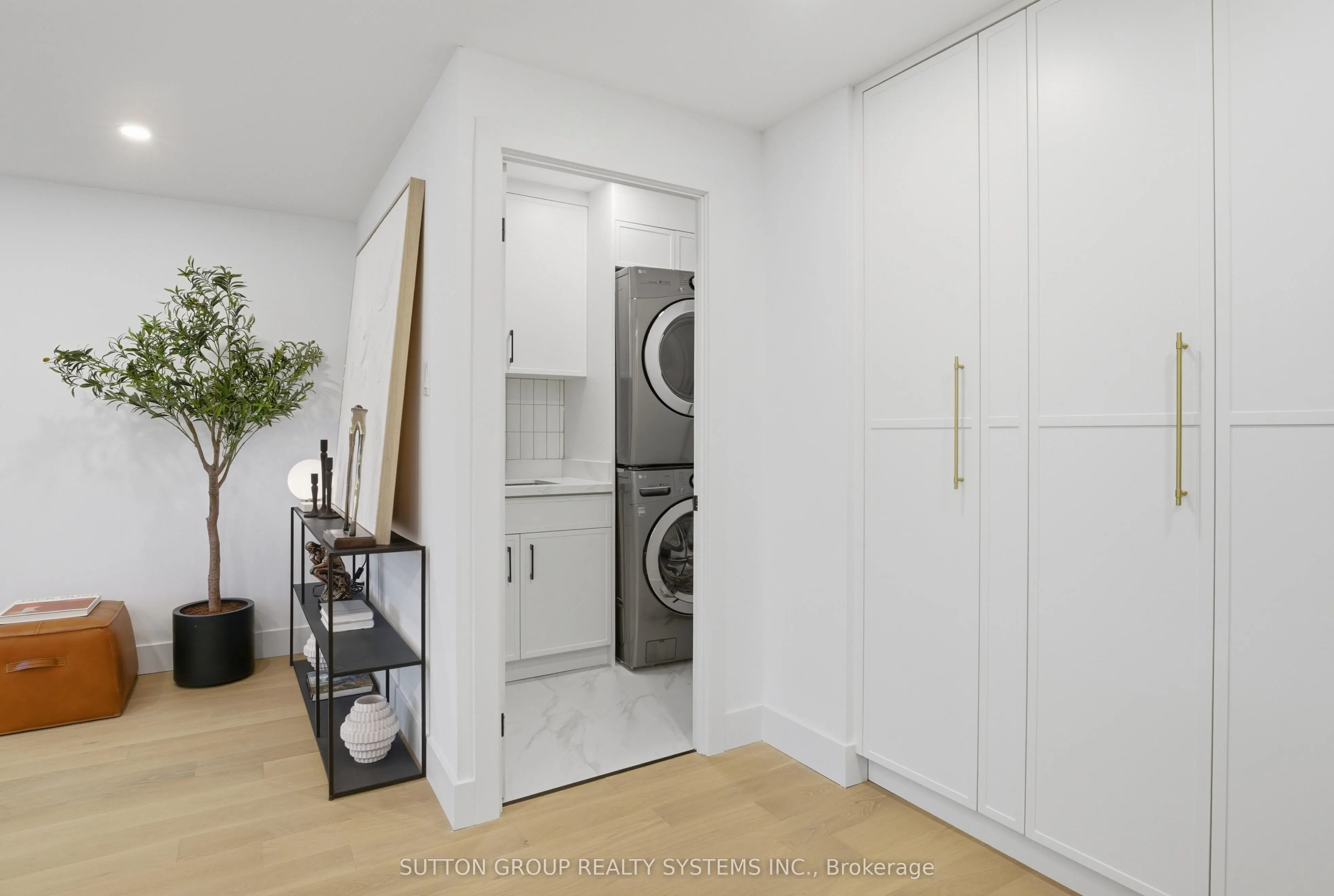 65 Southport Street, #904