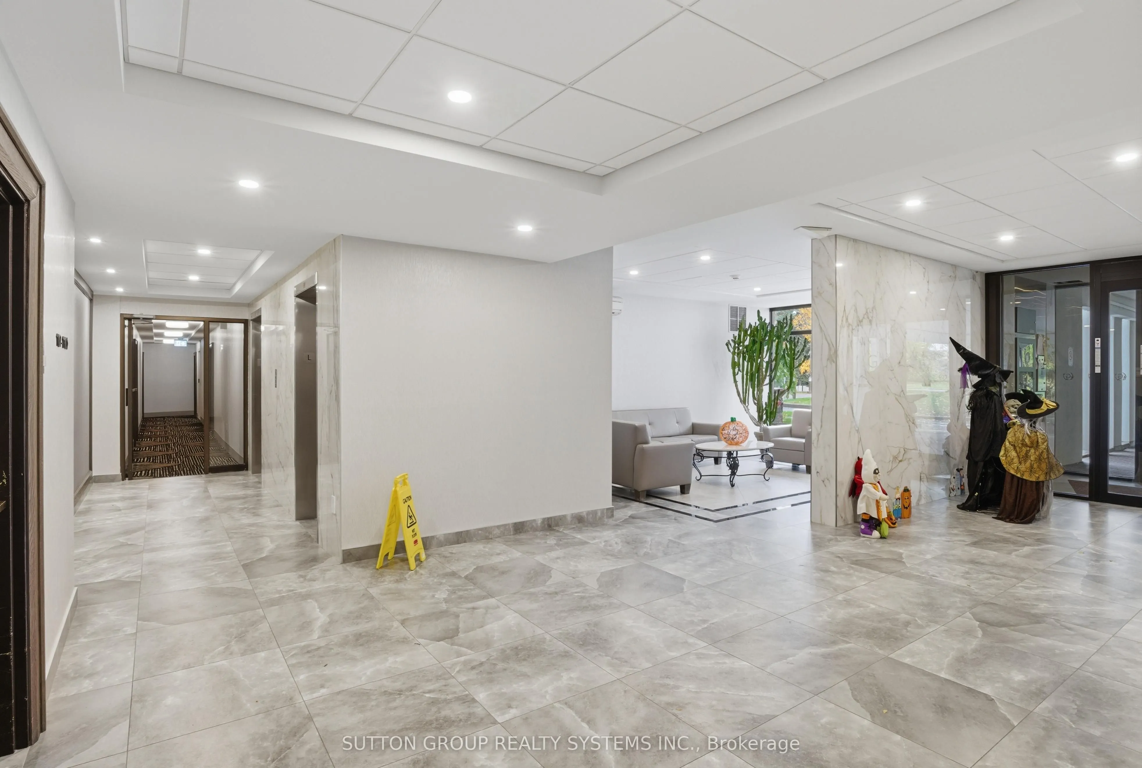 65 Southport Street, #904