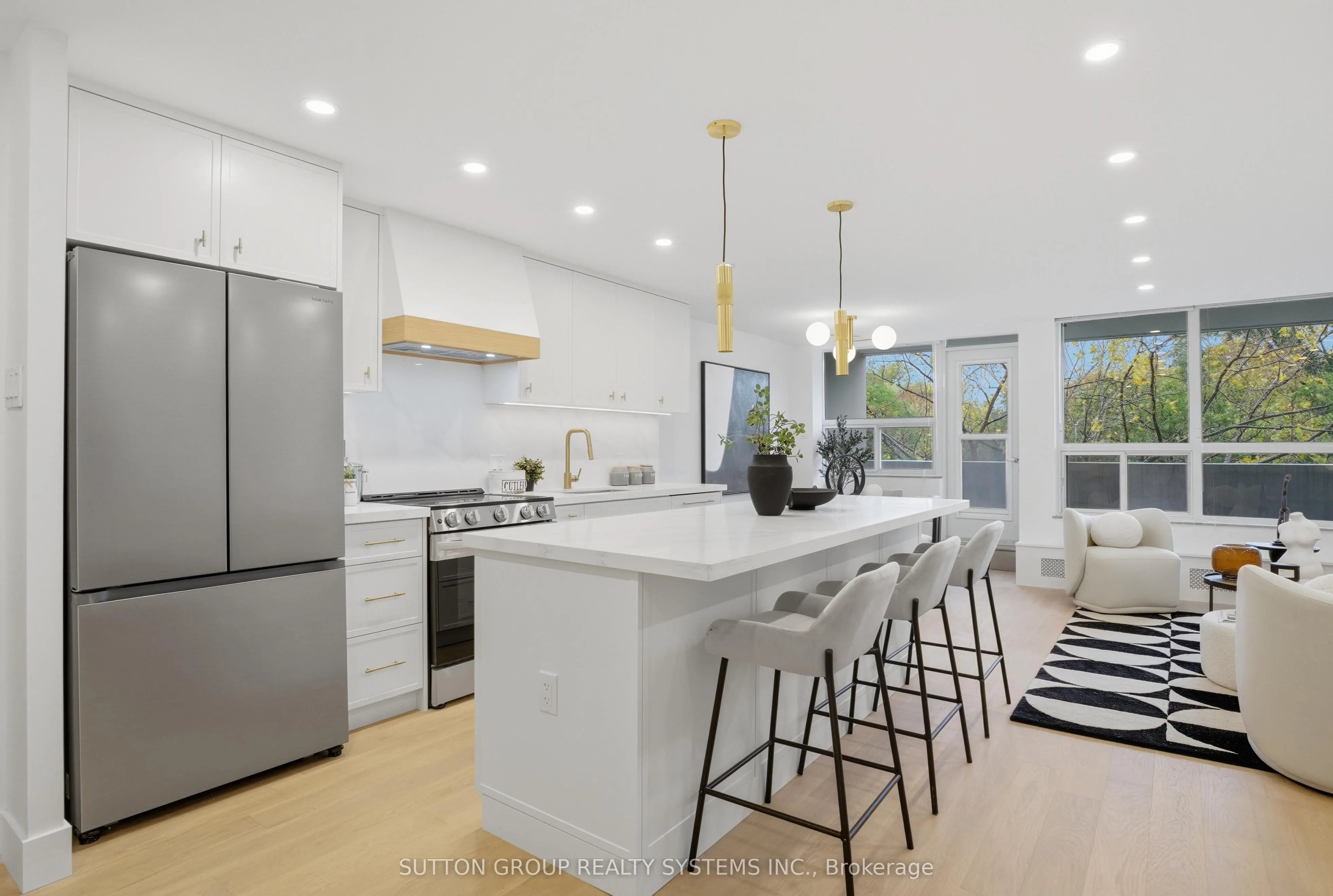 65 Southport Street, #904