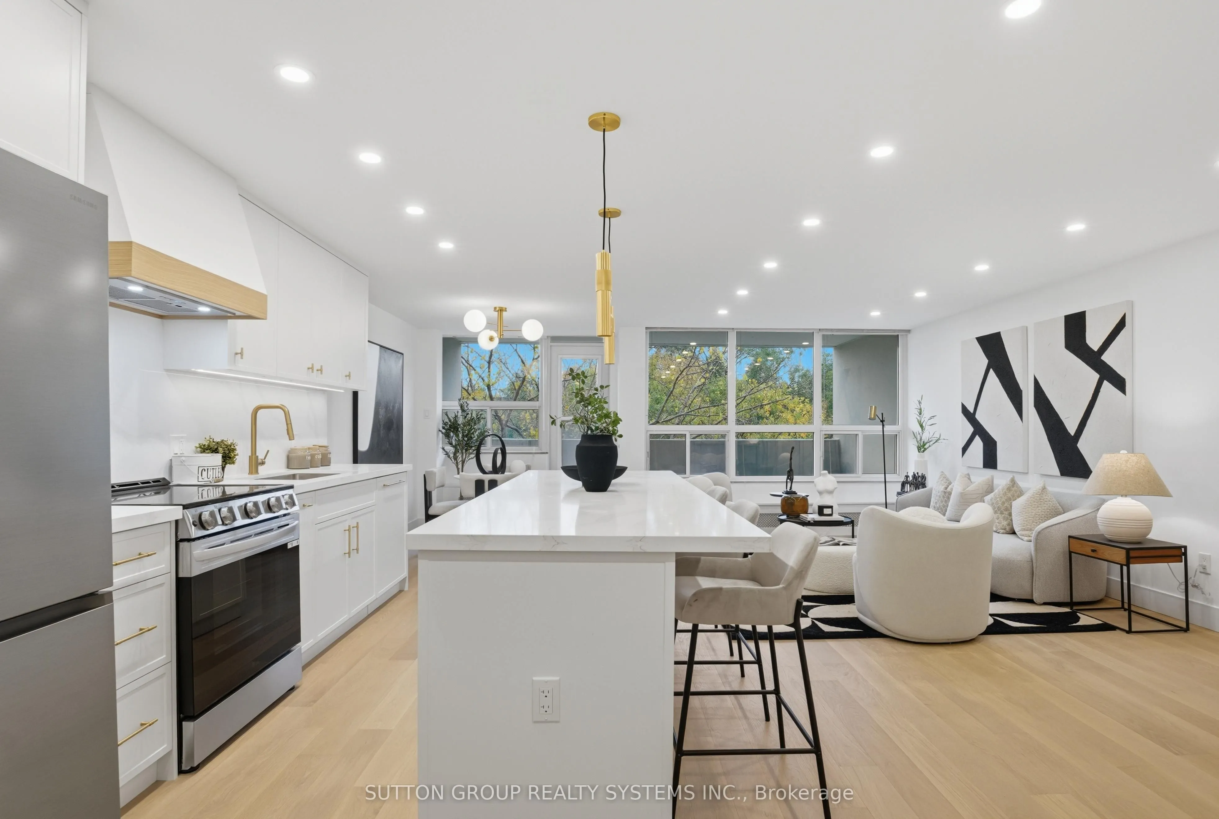 65 Southport Street, #904