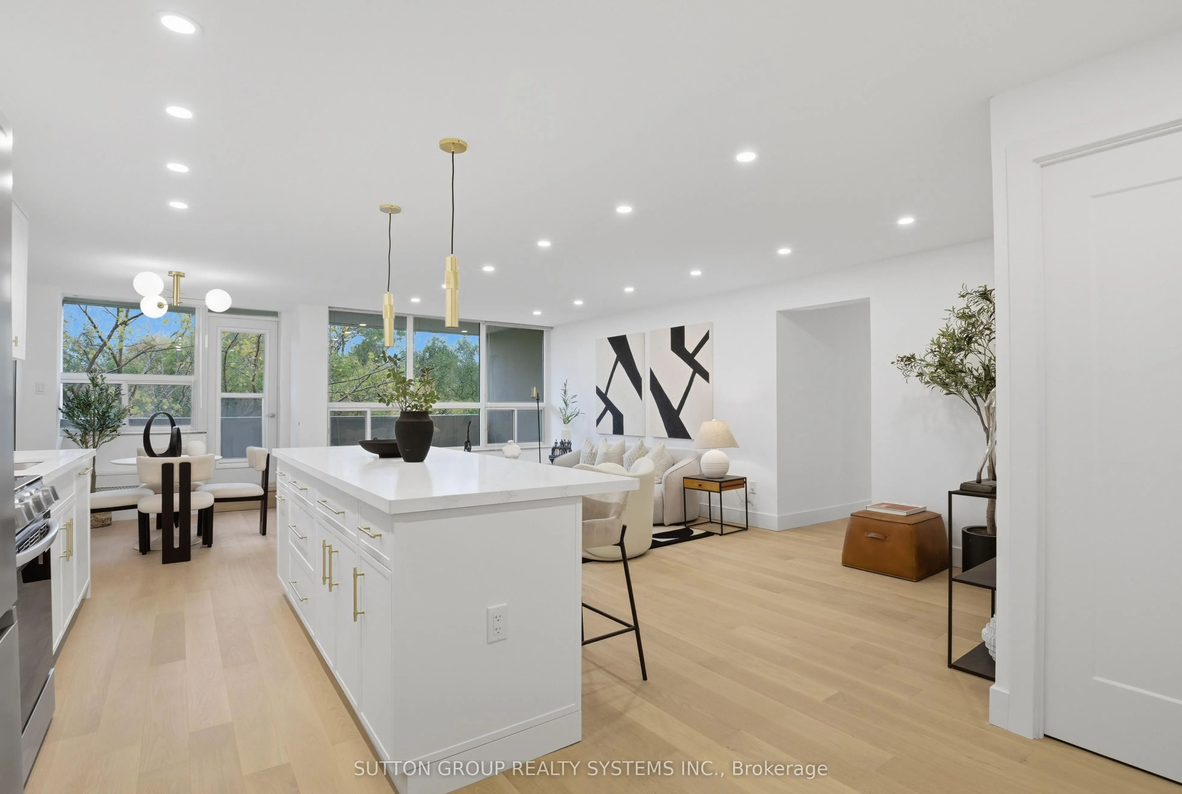 65 Southport Street, #904