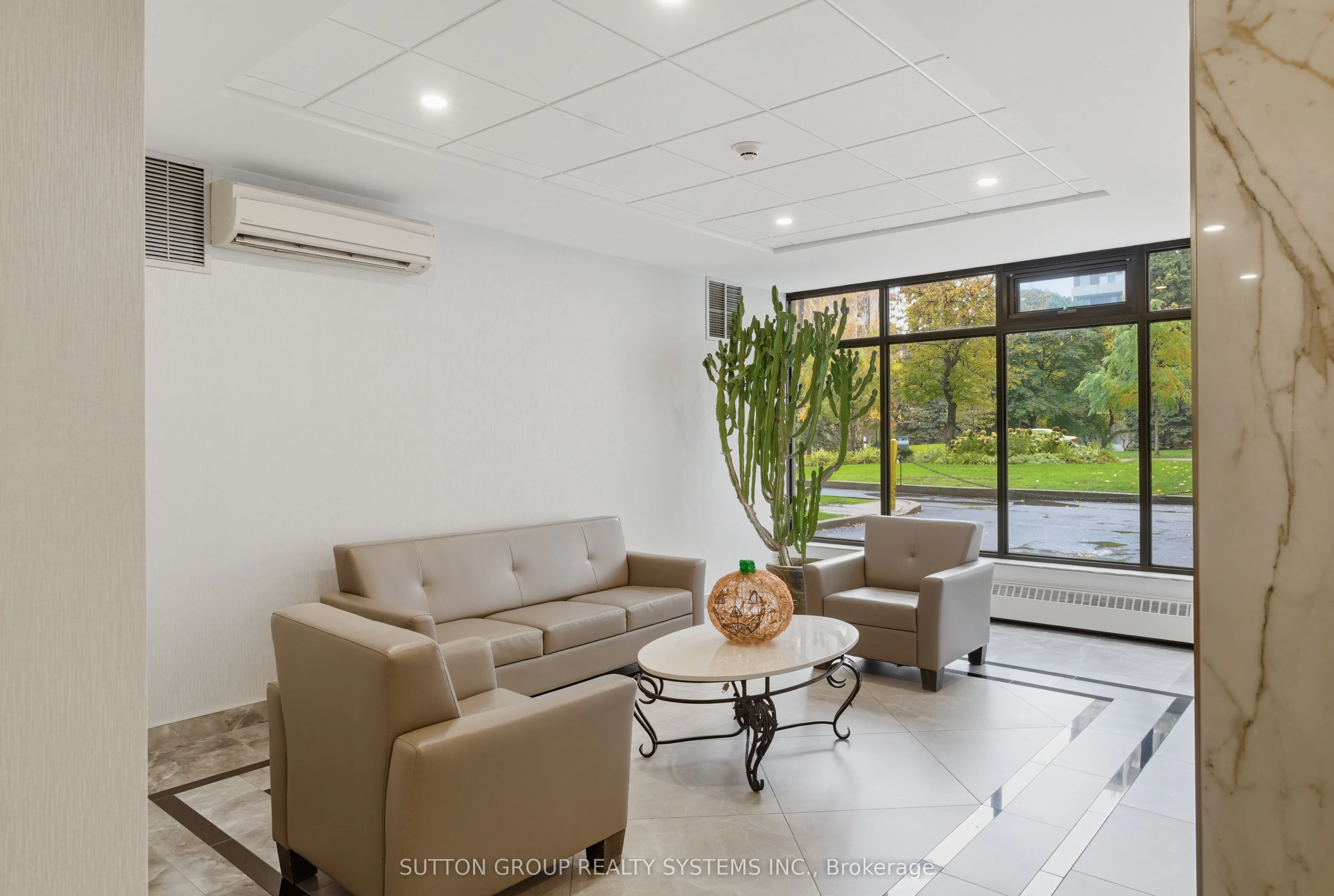 65 Southport Street, #904