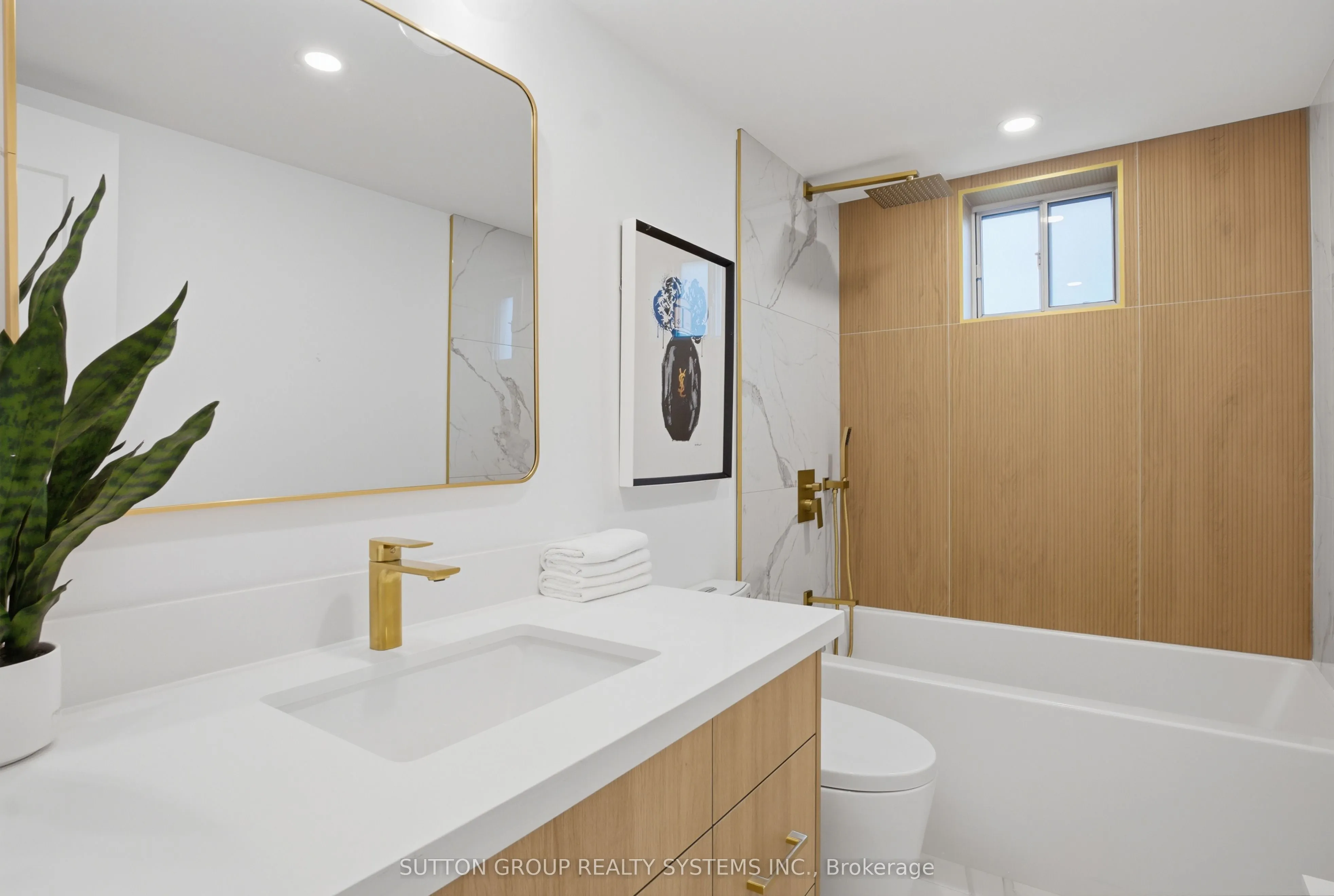 65 Southport Street, #904