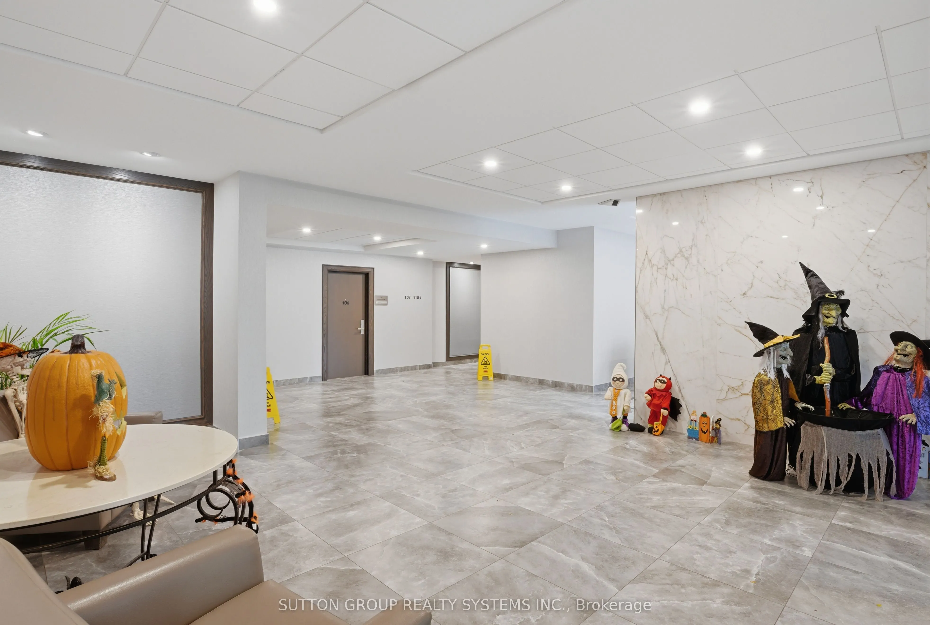 65 Southport Street, #904