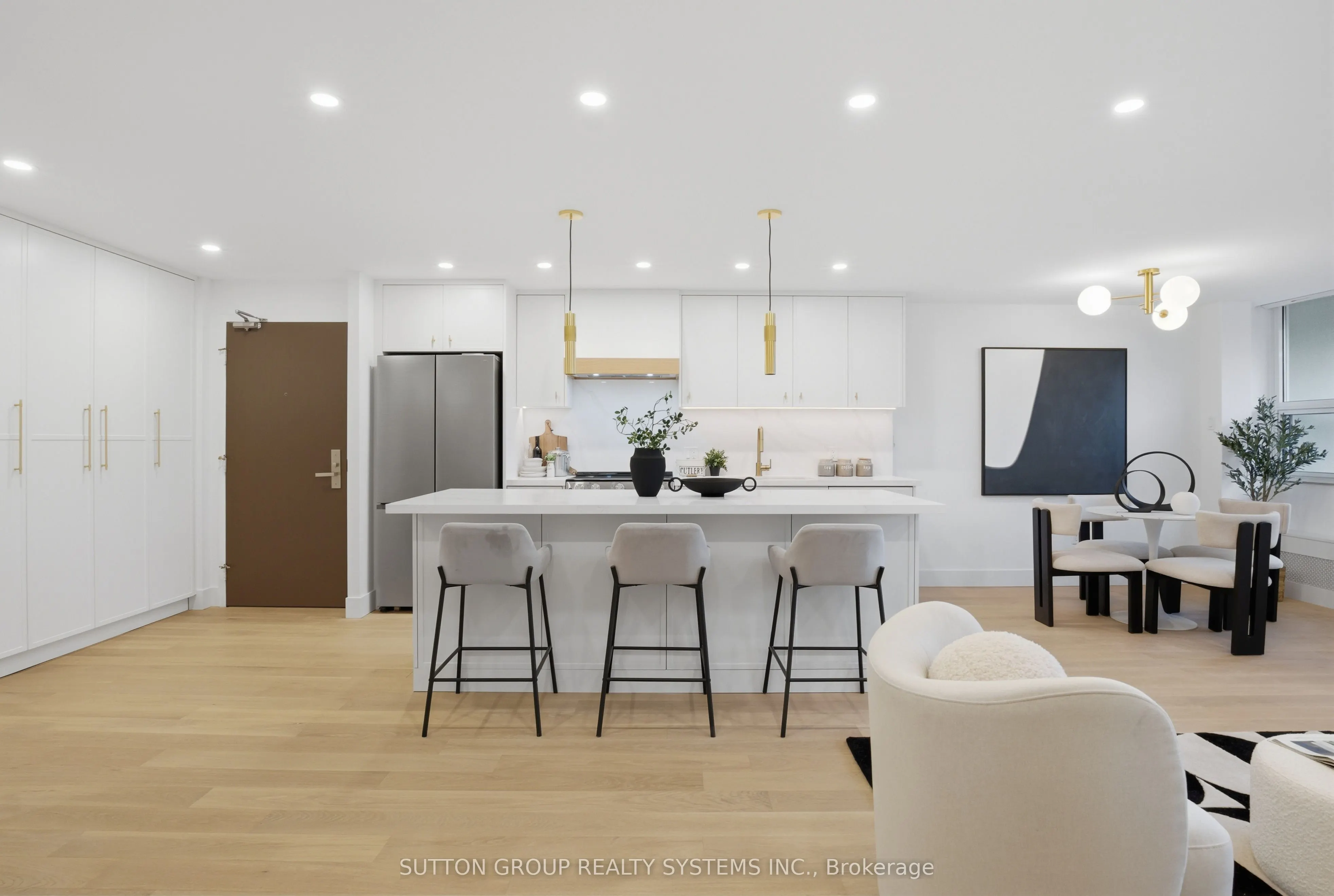 65 Southport Street, #904