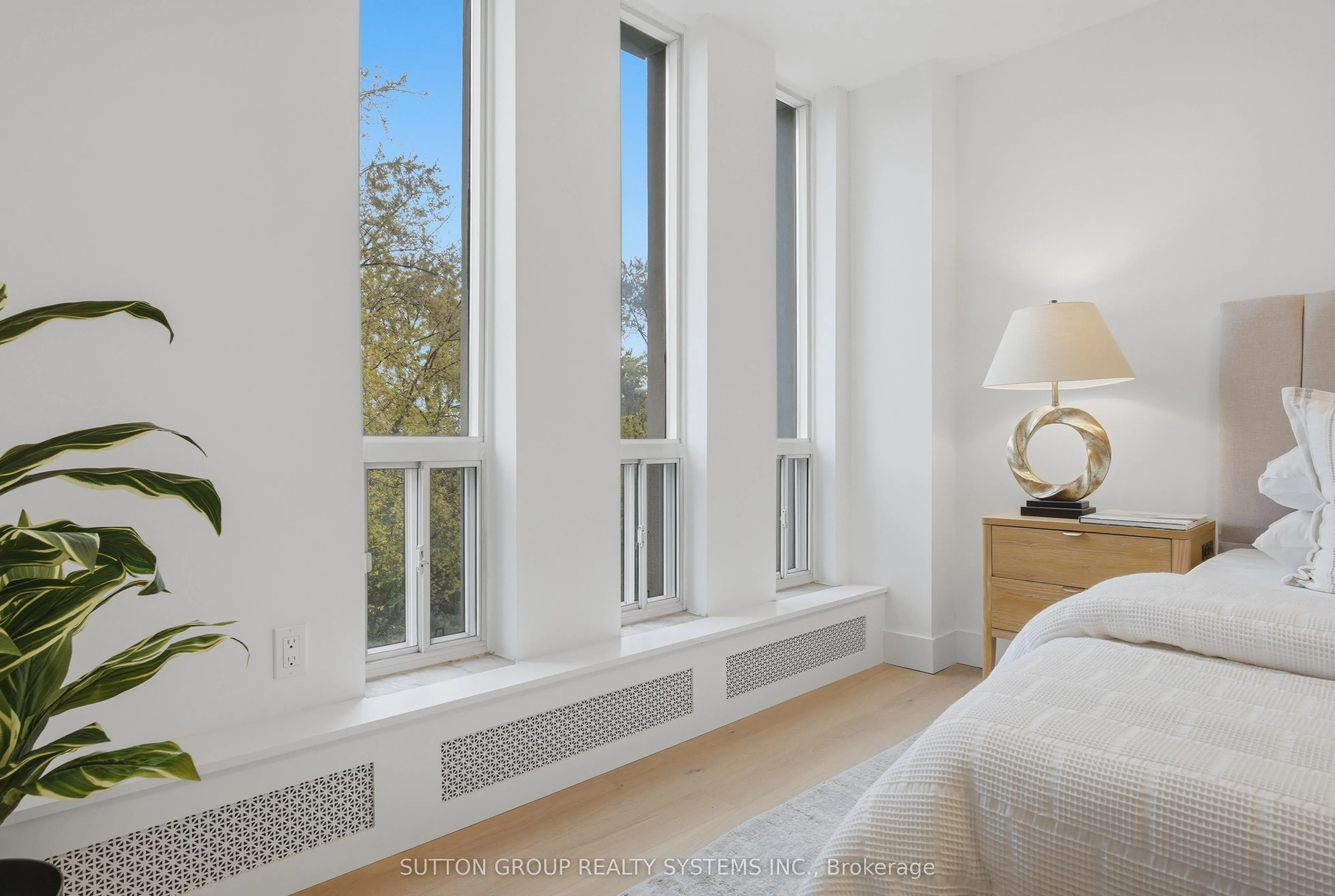 65 Southport Street, #904