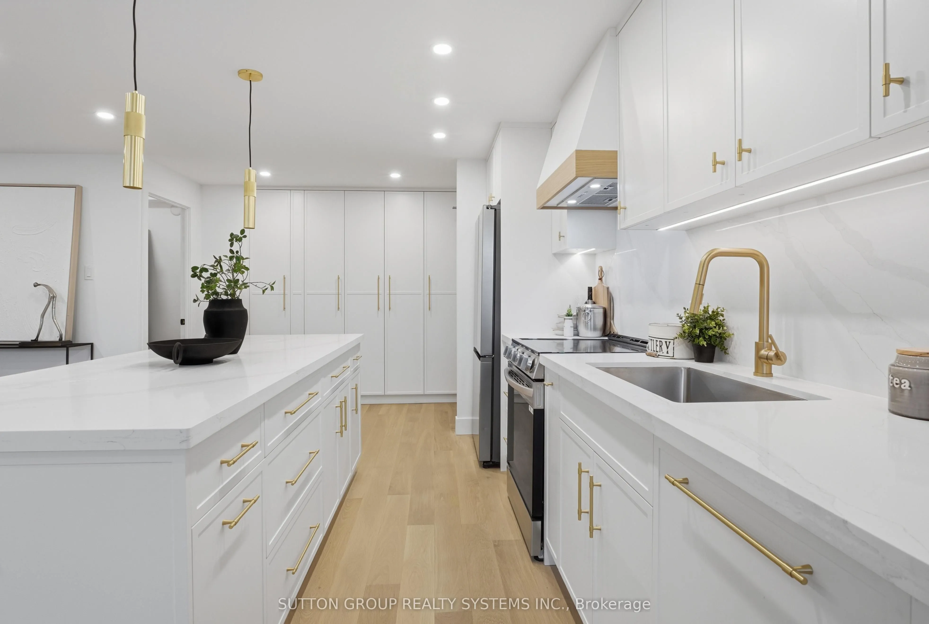 65 Southport Street, #904