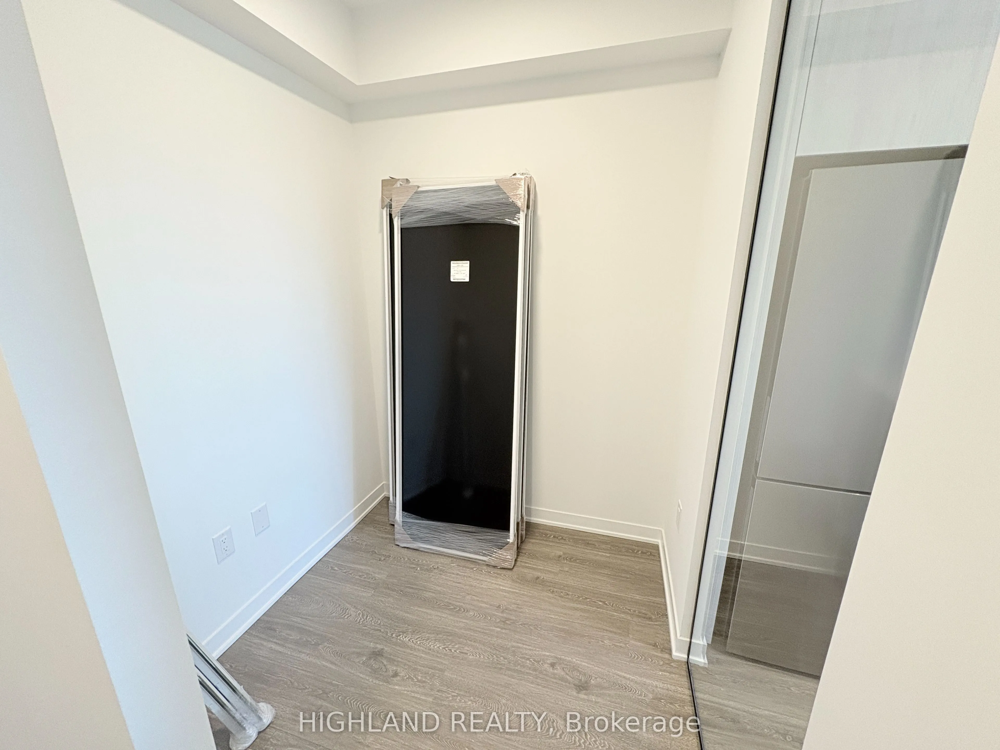 2495 Eglinton Avenue W, #2612