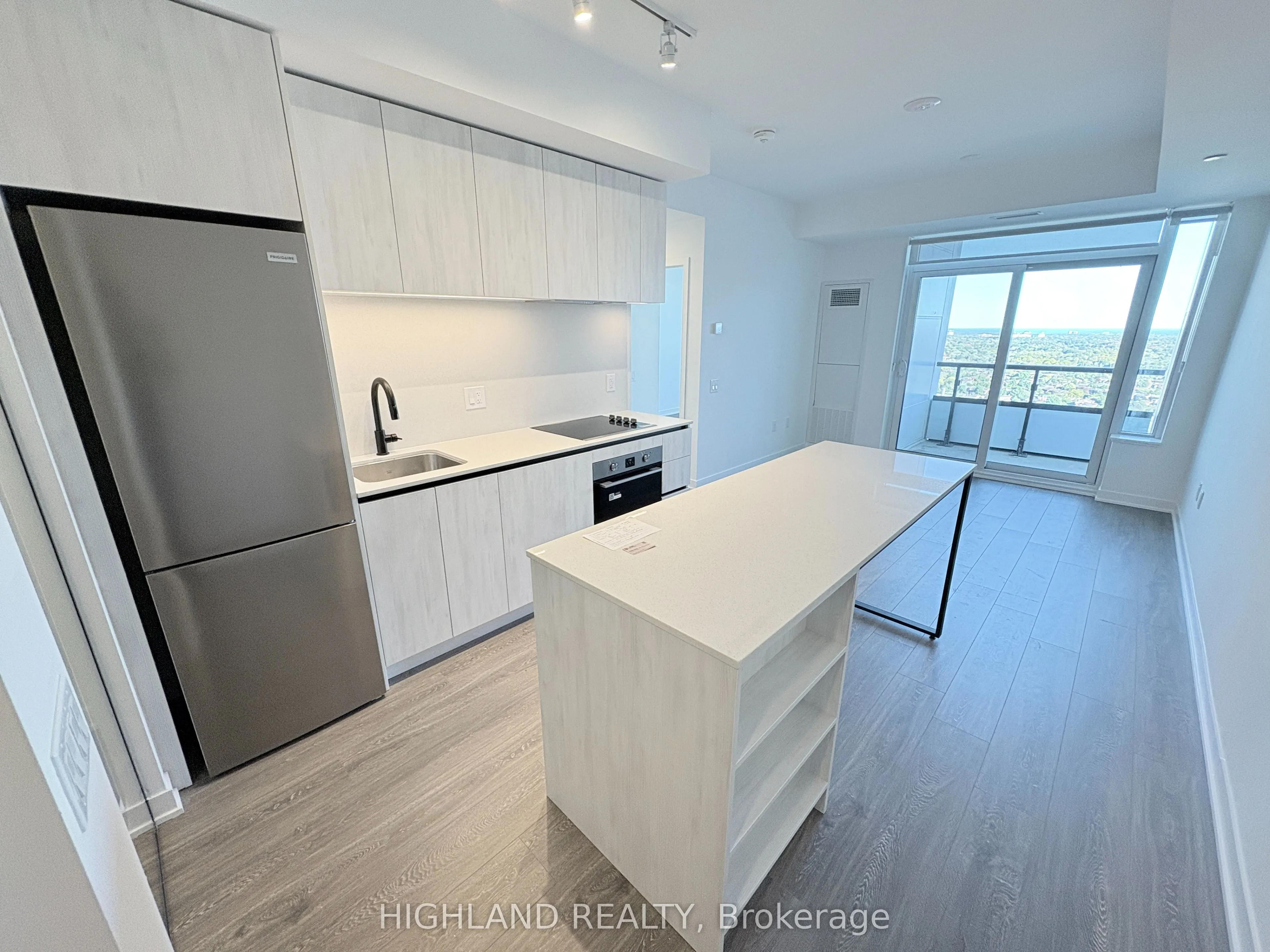 2495 Eglinton Avenue W, #2612