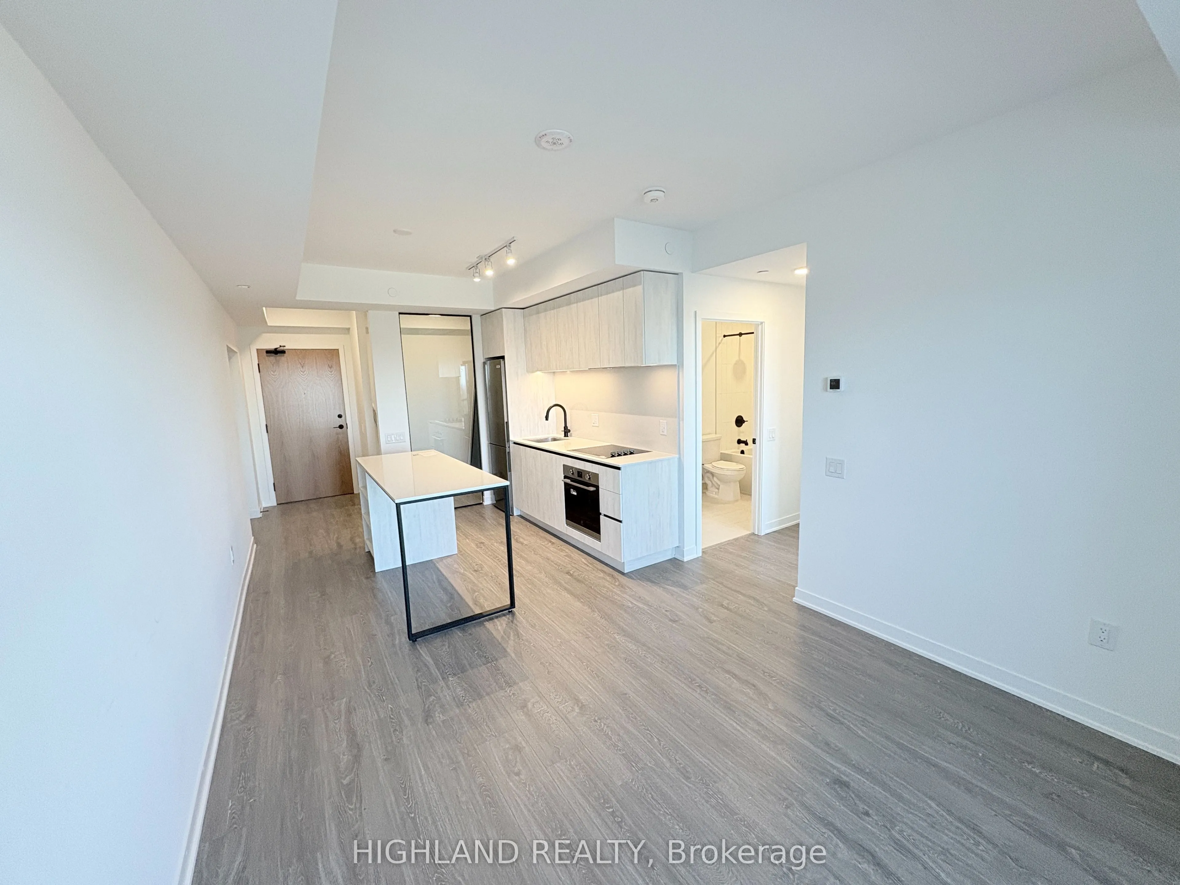 2495 Eglinton Avenue W, #2612