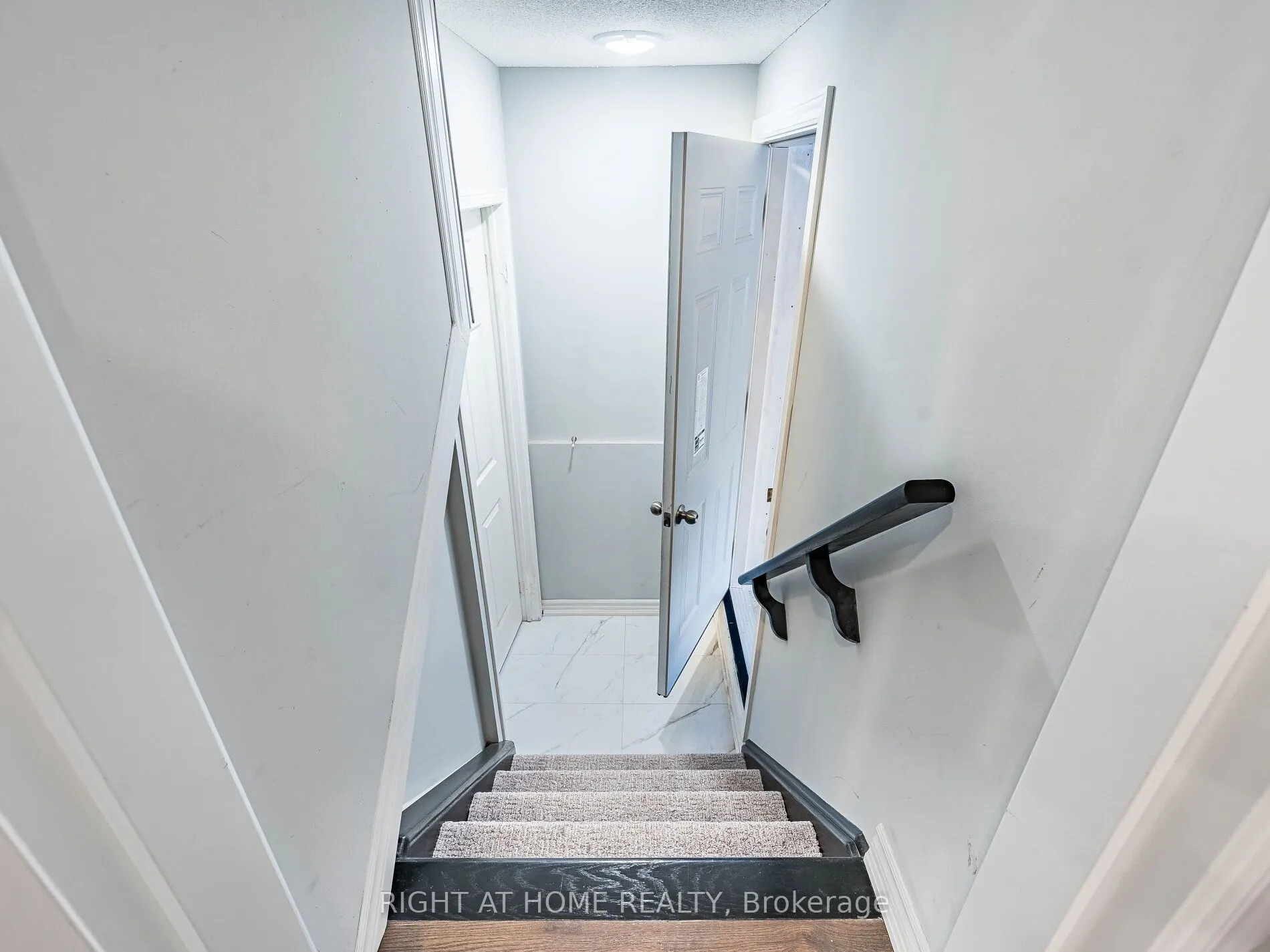 1156 PRESTONWOOD Crescent