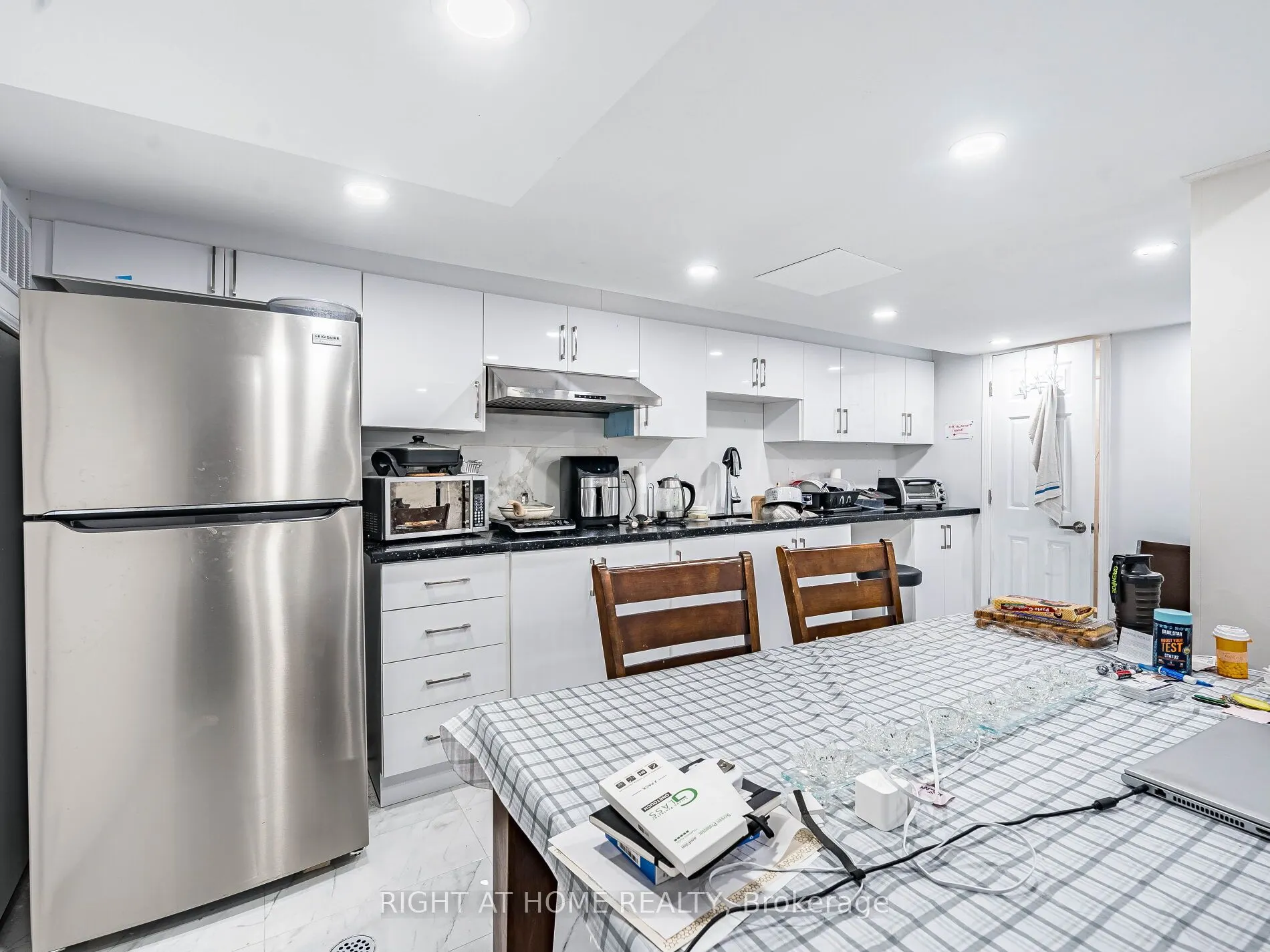 1156 PRESTONWOOD Crescent