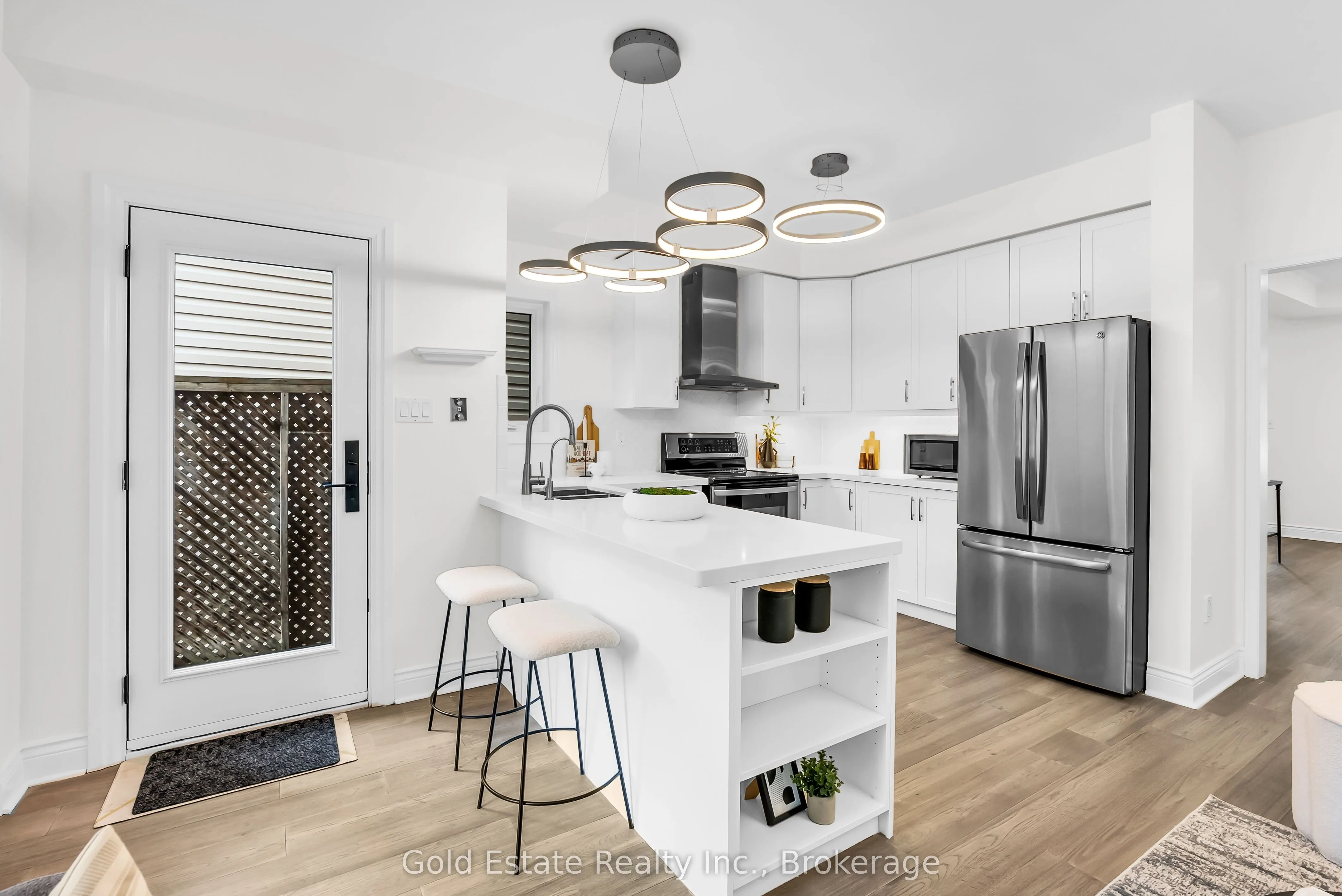 2259 Meadowland Drive N