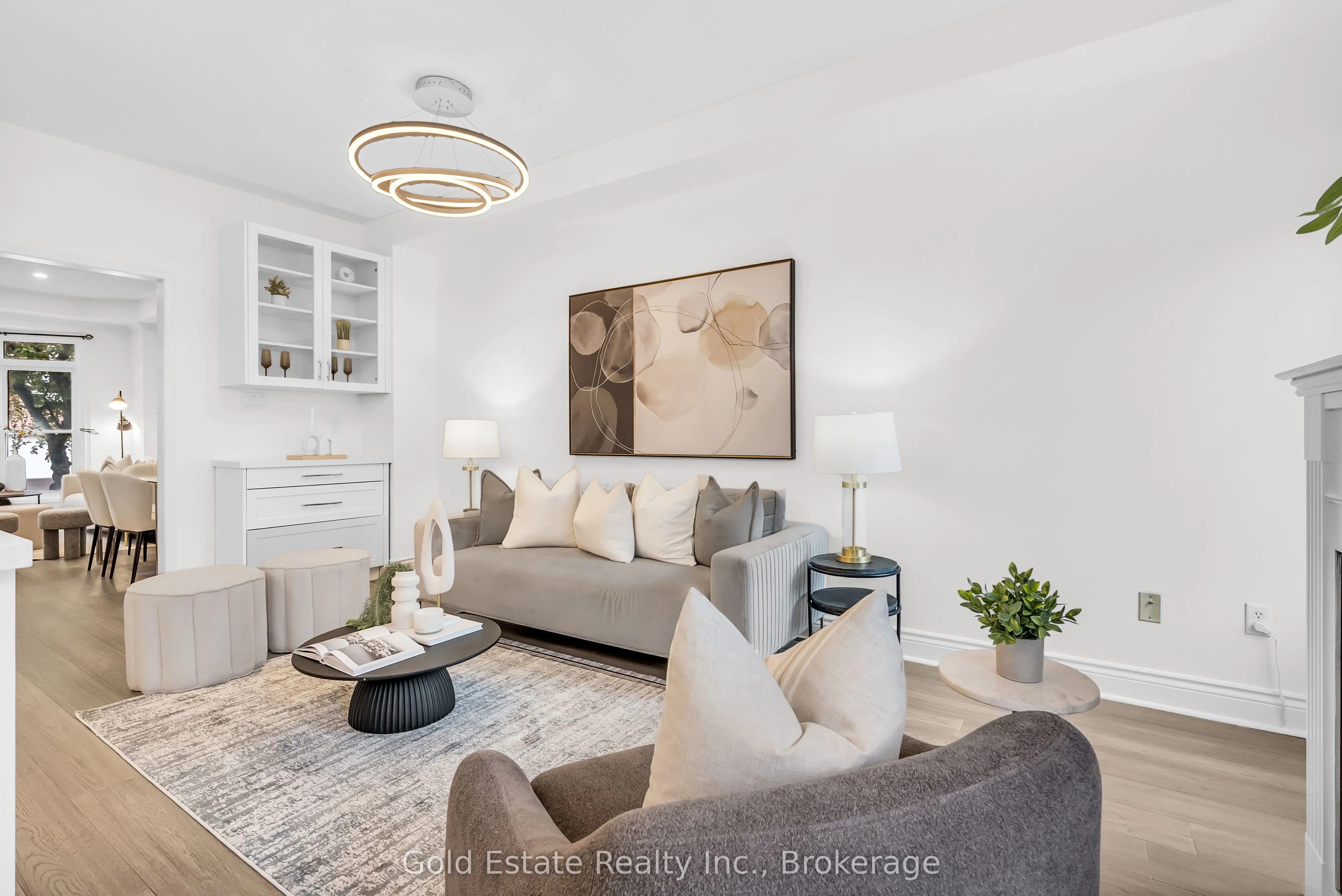 2259 Meadowland Drive N