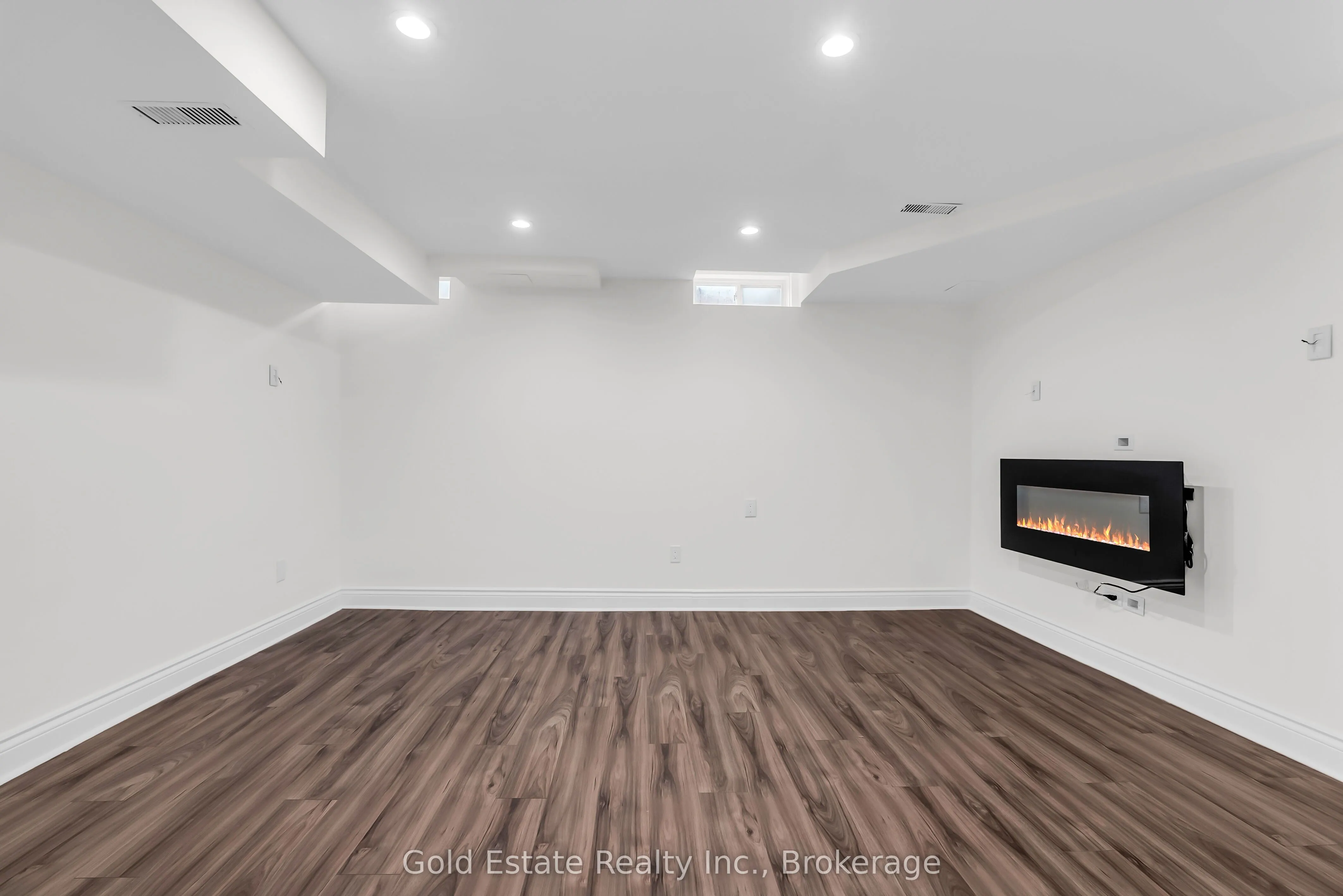 2259 Meadowland Drive N