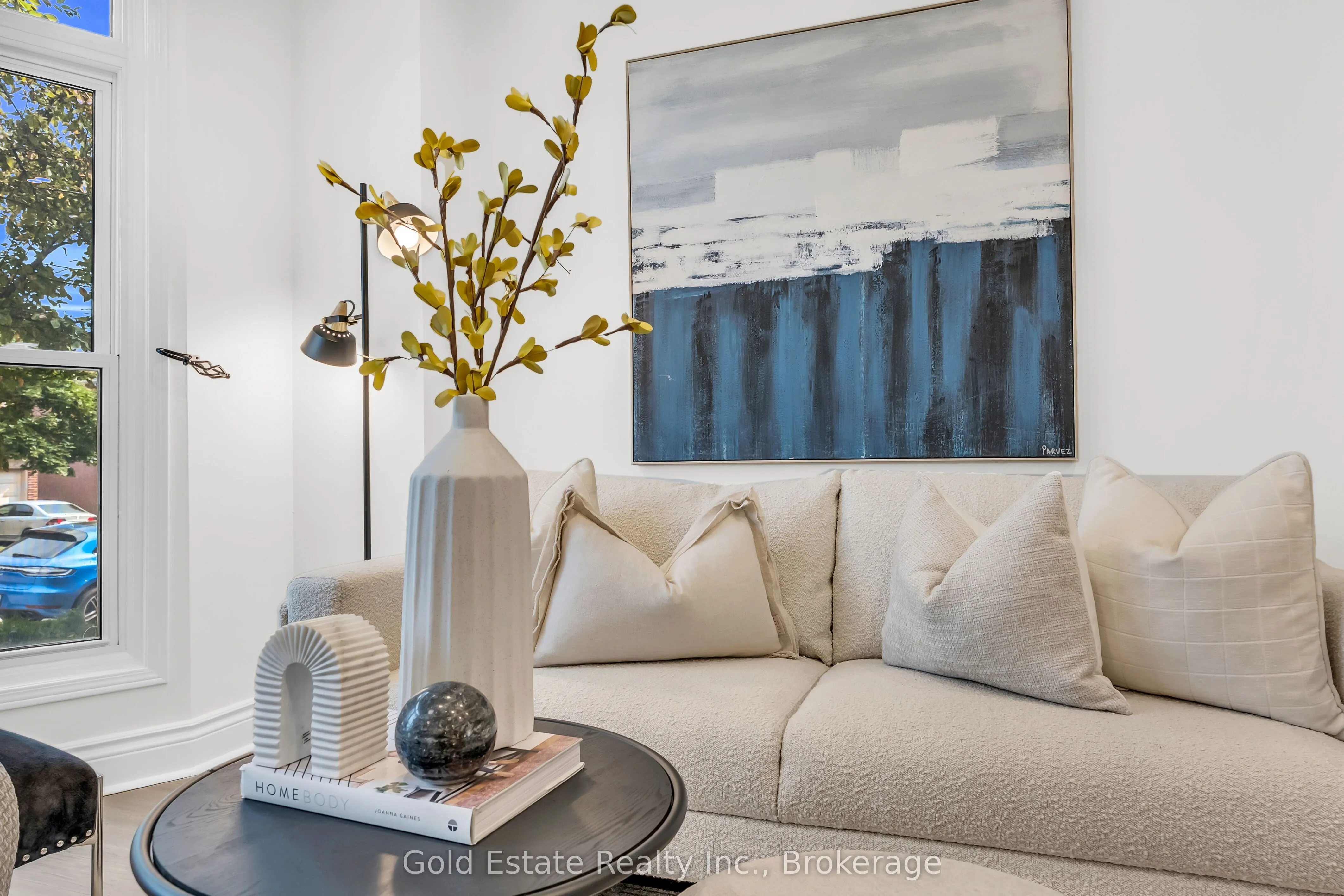 2259 Meadowland Drive N