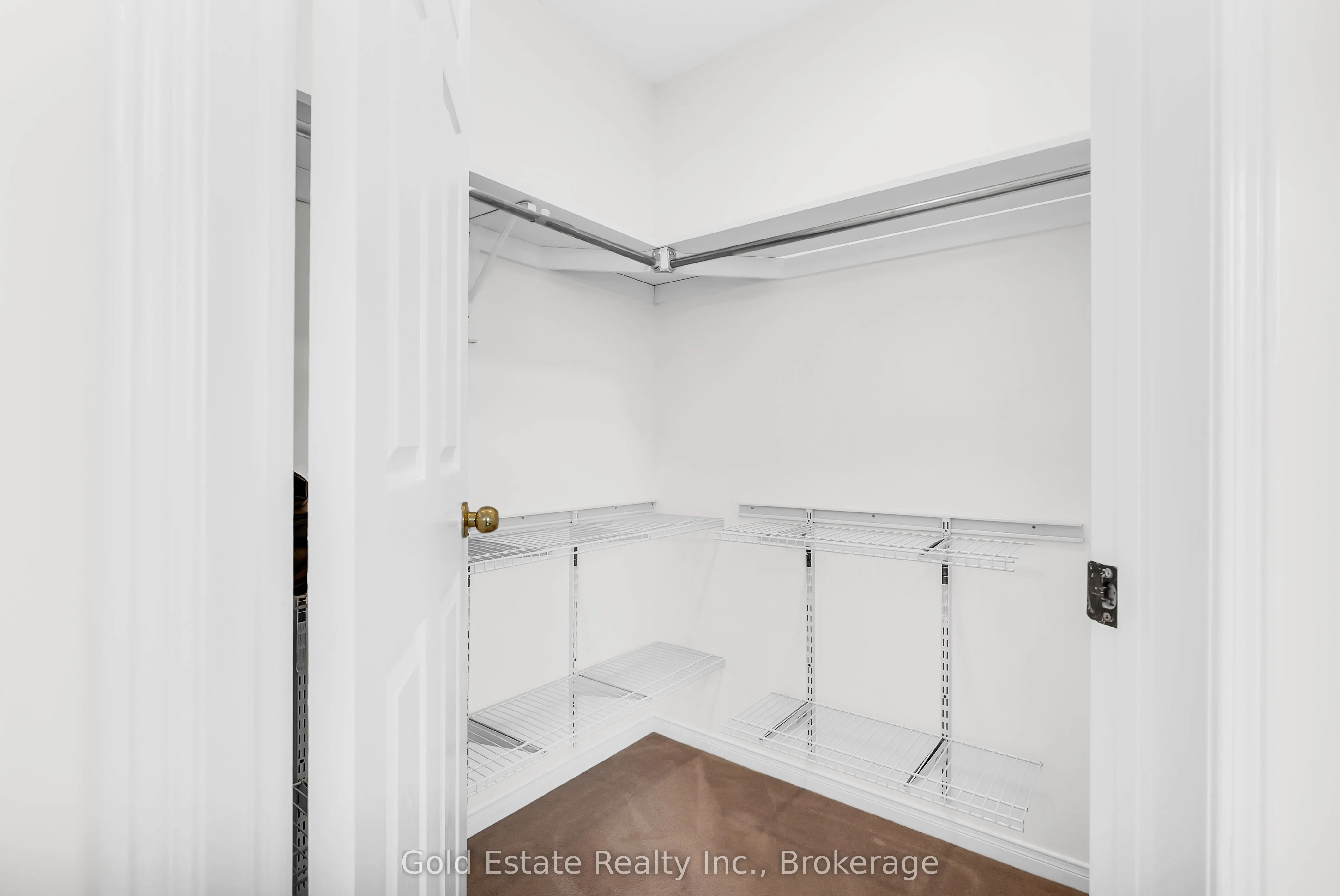 2259 Meadowland Drive N