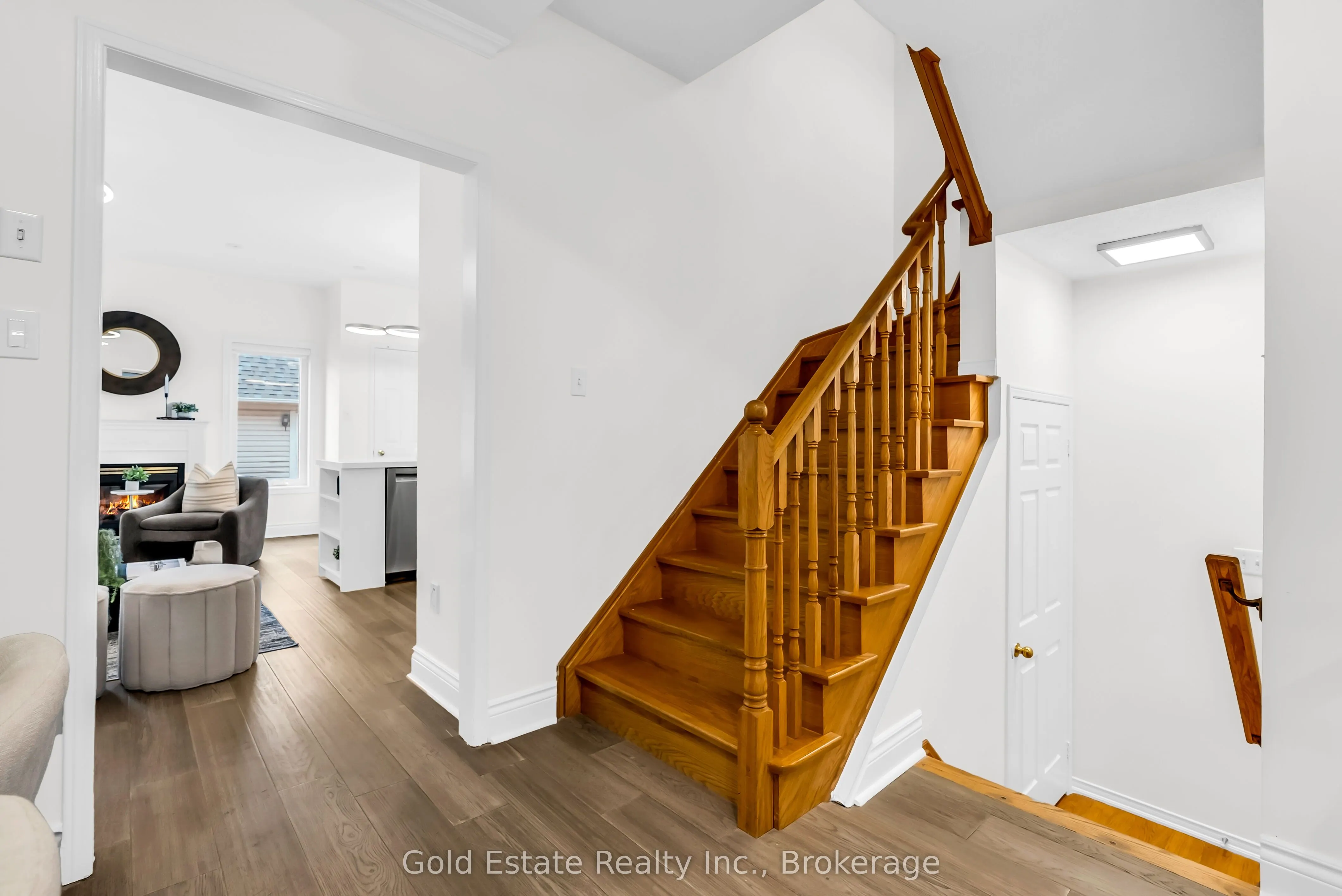 2259 Meadowland Drive N