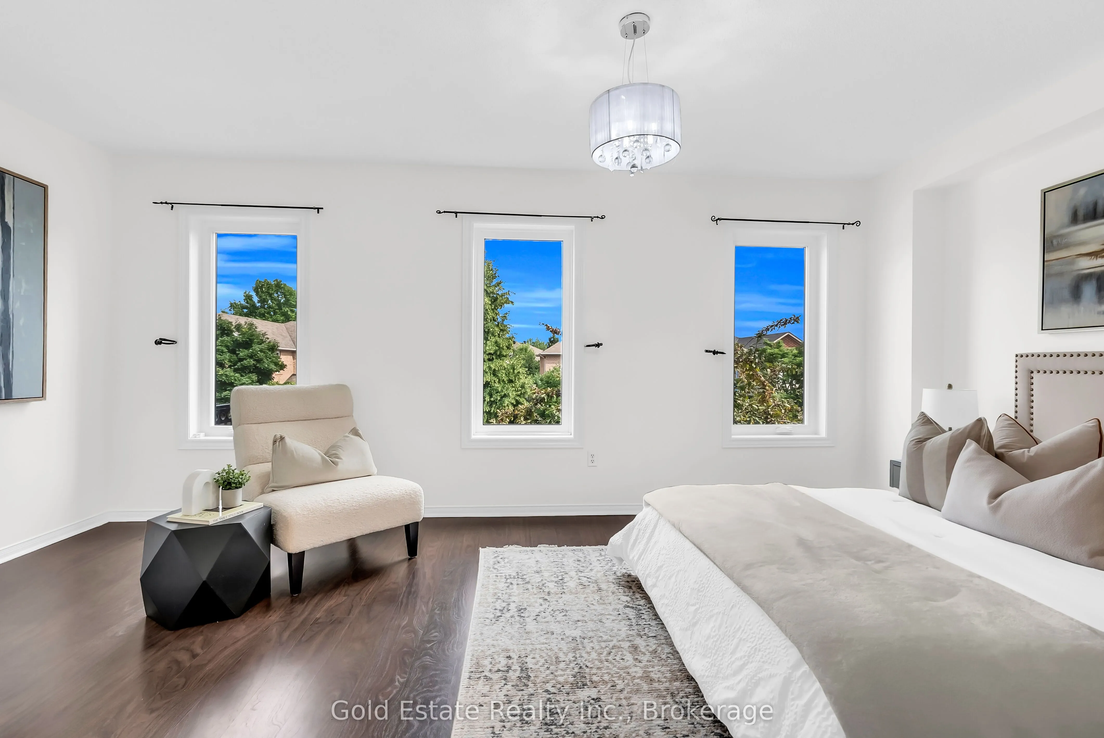 2259 Meadowland Drive N