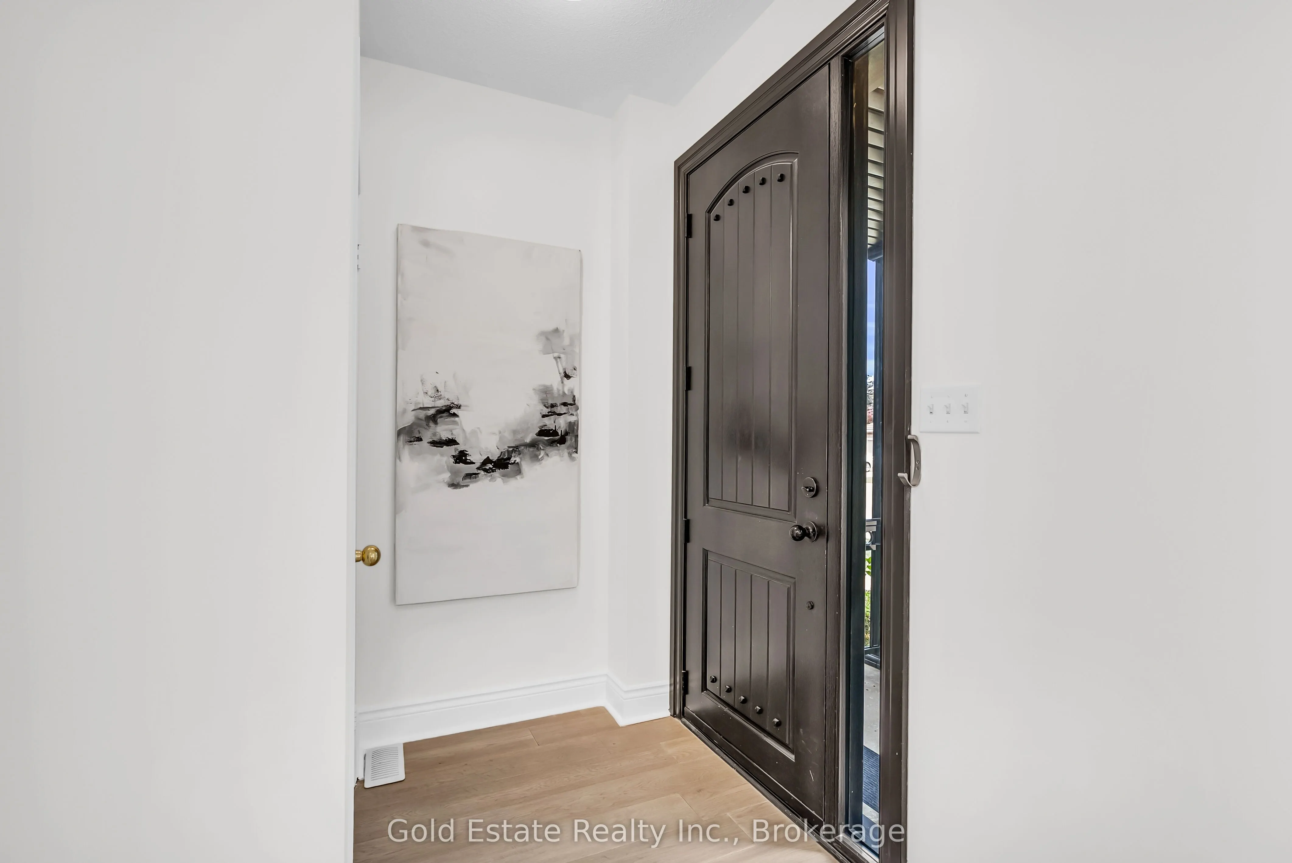 2259 Meadowland Drive N