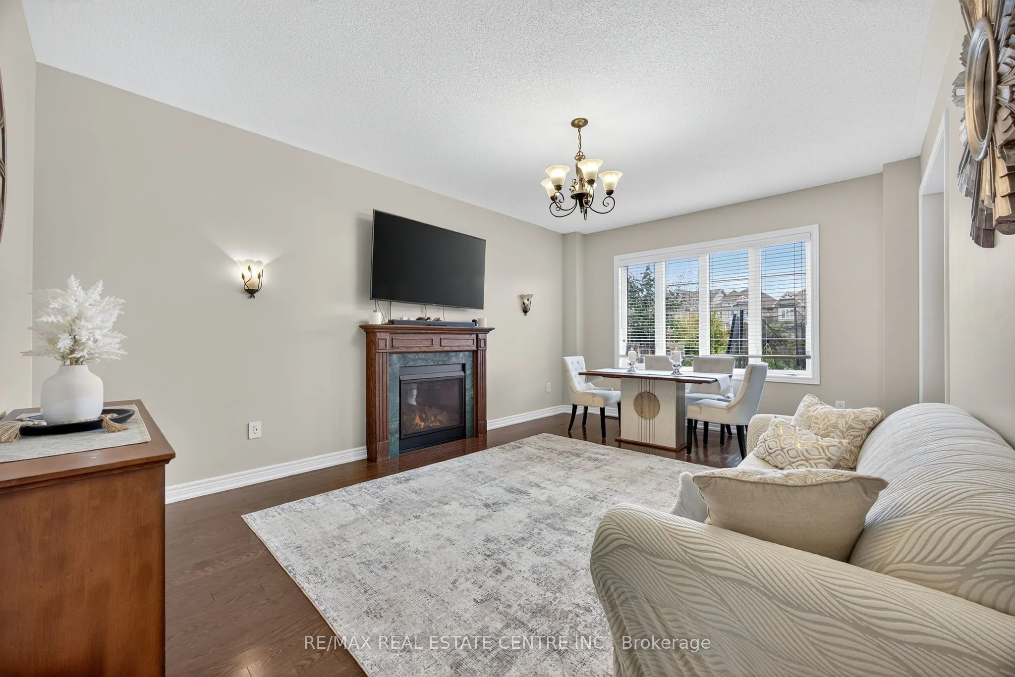 11 Fieldstone Lane Avenue