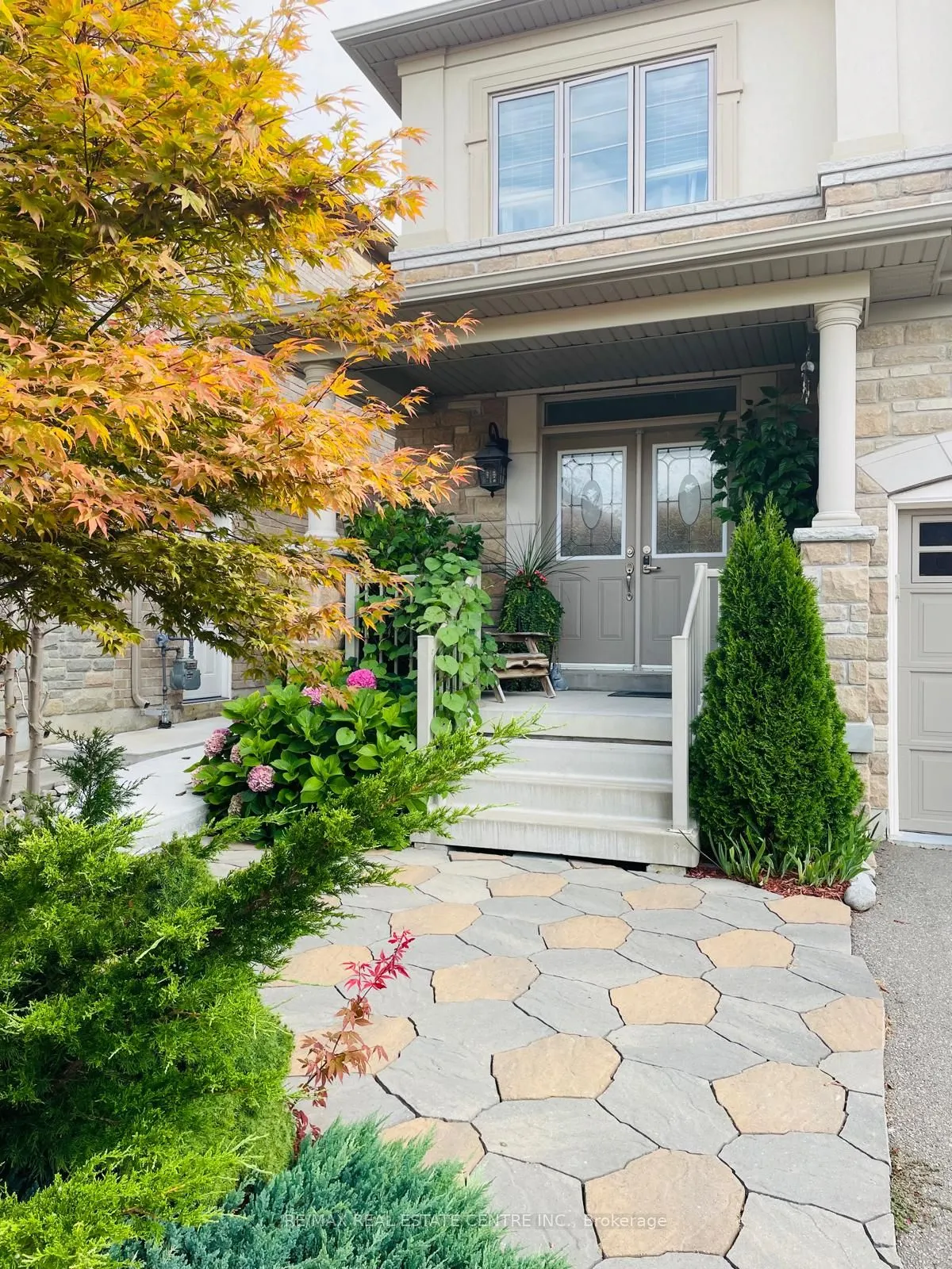 11 Fieldstone Lane Avenue