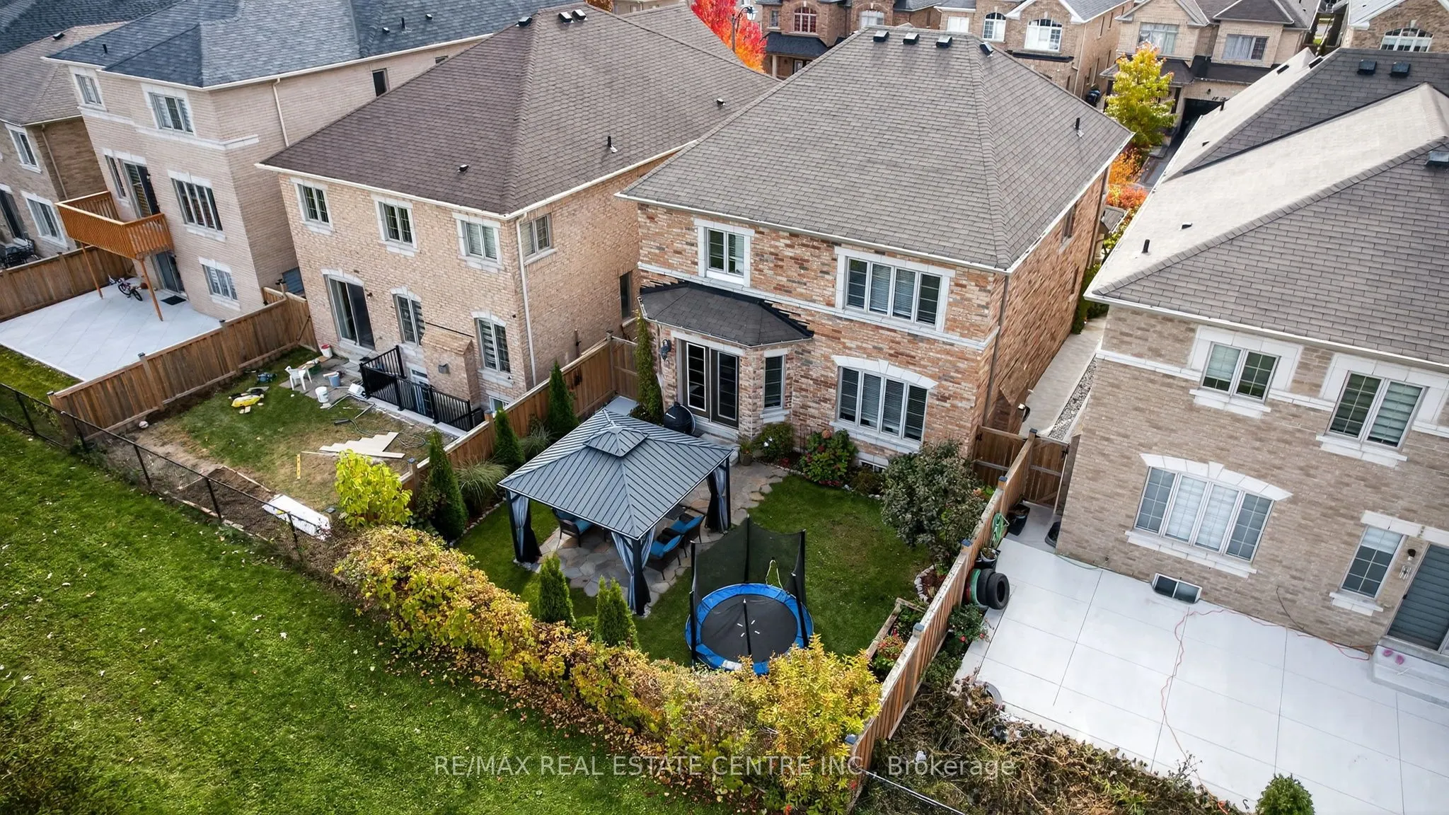 11 Fieldstone Lane Avenue