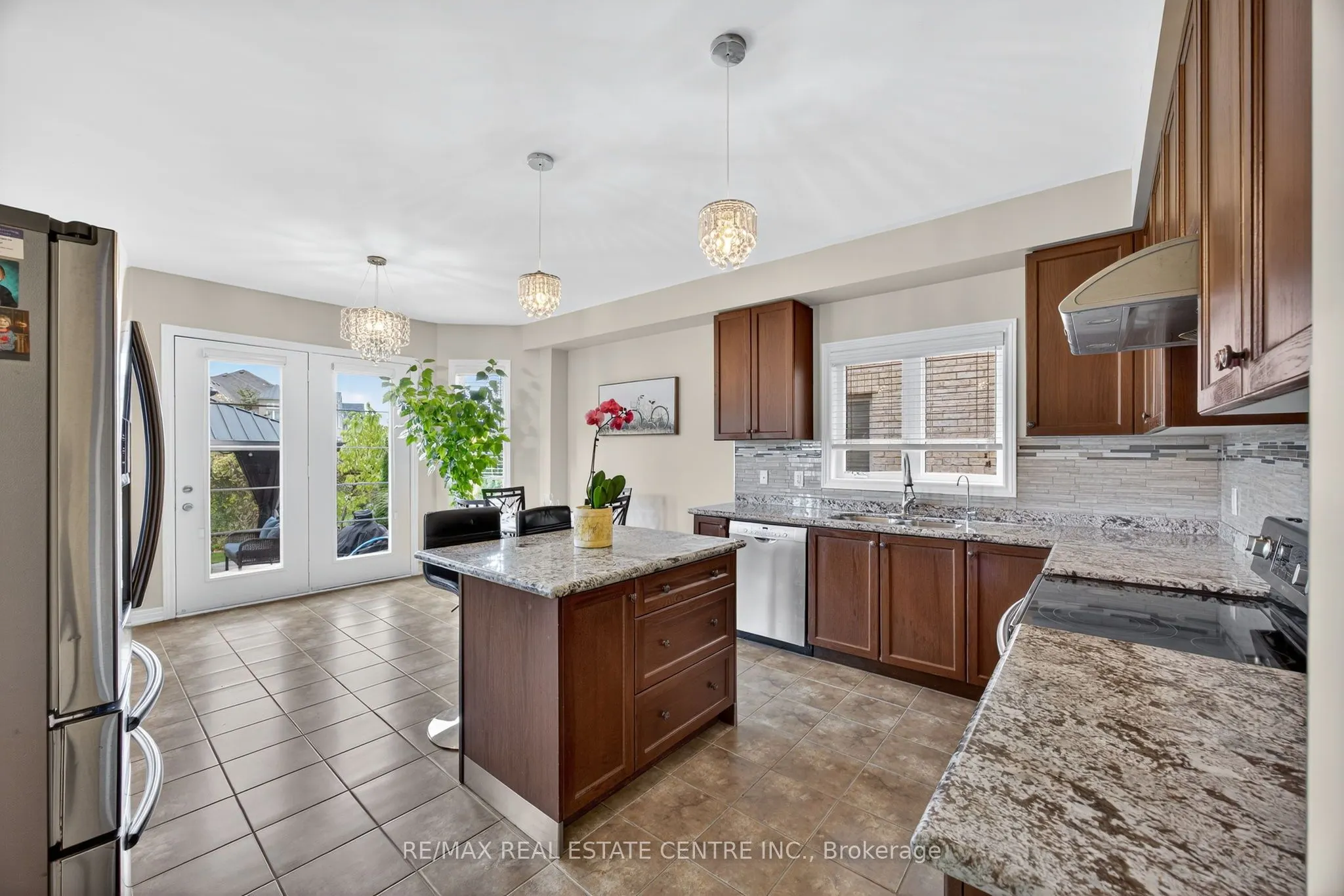 11 Fieldstone Lane Avenue