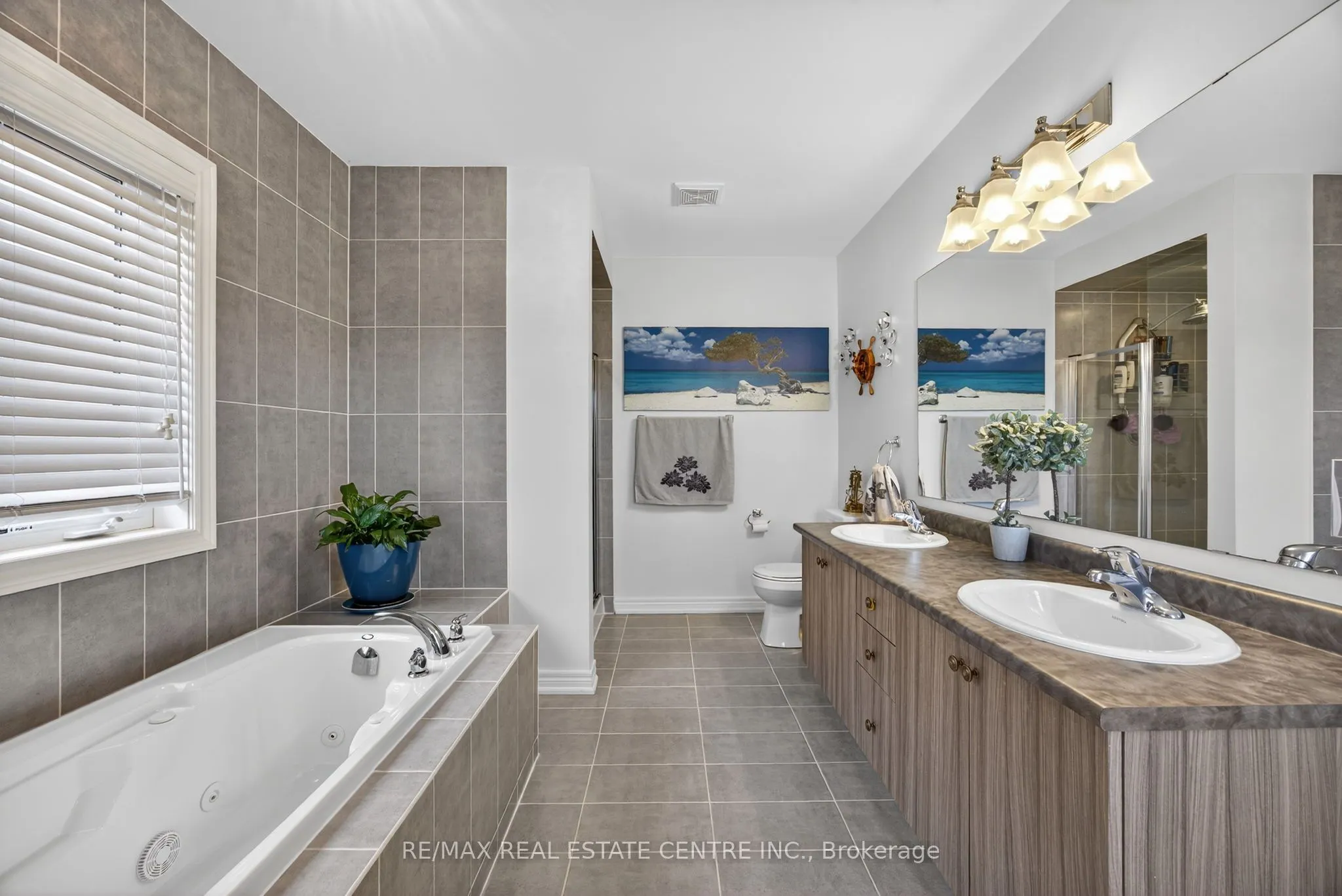 11 Fieldstone Lane Avenue