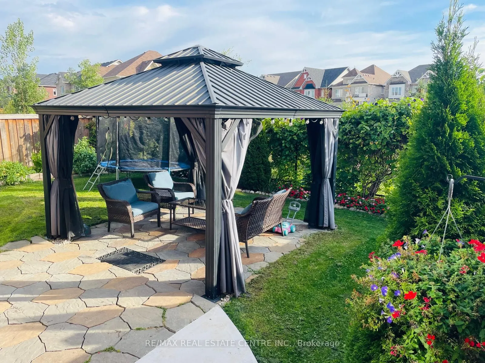 11 Fieldstone Lane Avenue