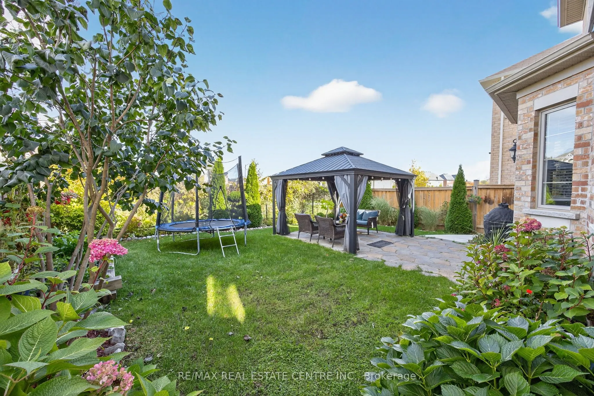 11 Fieldstone Lane Avenue