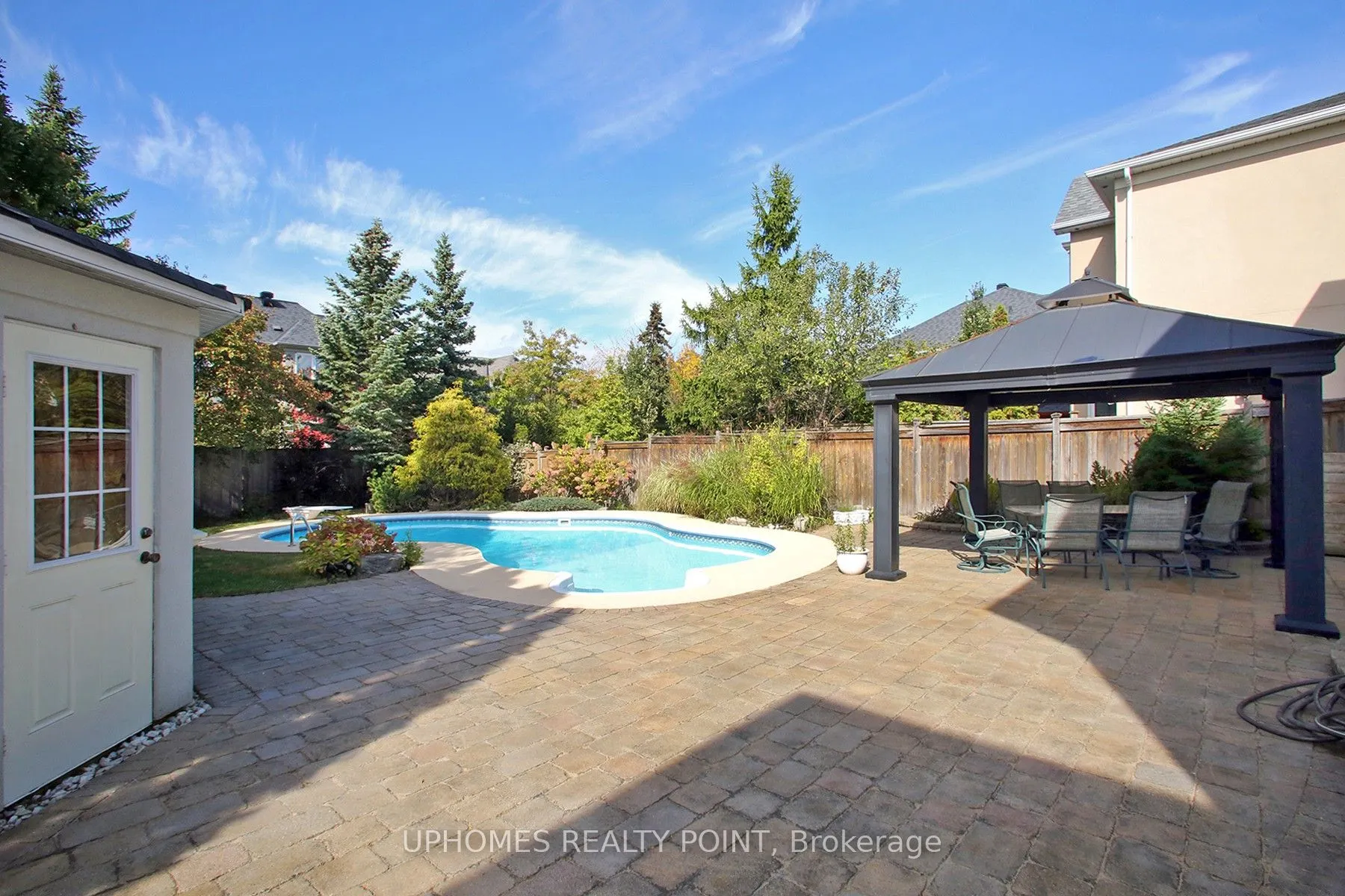 549 Renshaw Court